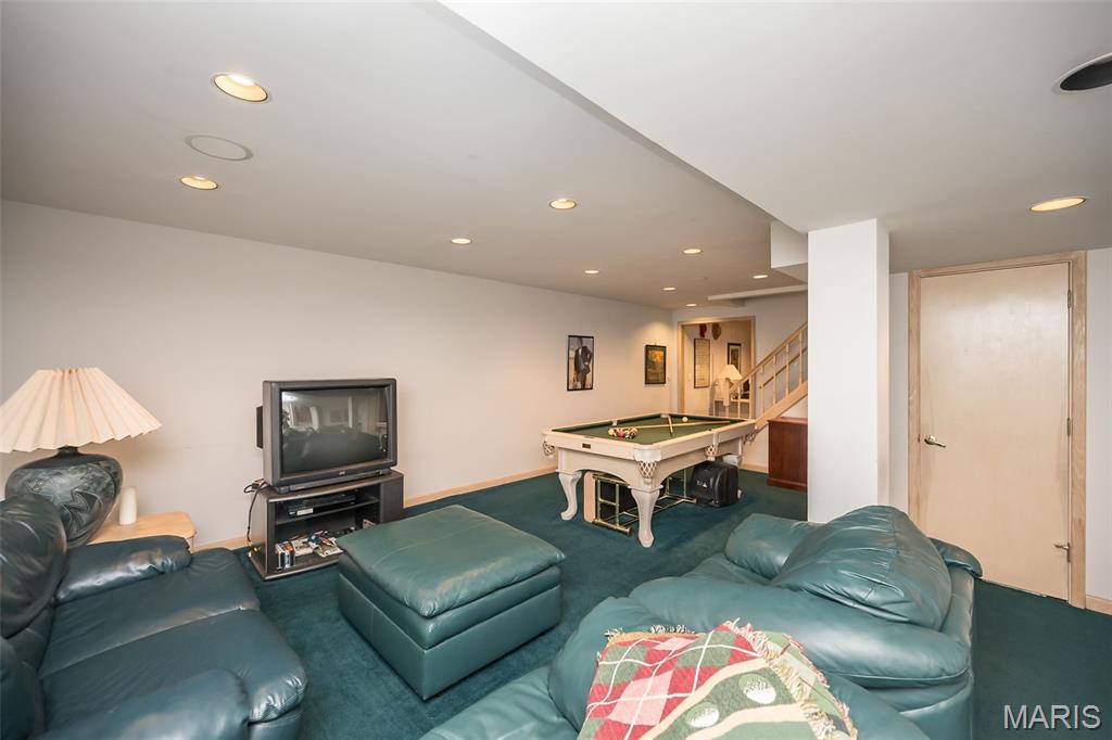 Chesterfield, Missouri, 63017, United States, 4 Bedrooms Bedrooms, ,3 BathroomsBathrooms,Residential,For Sale,1932834