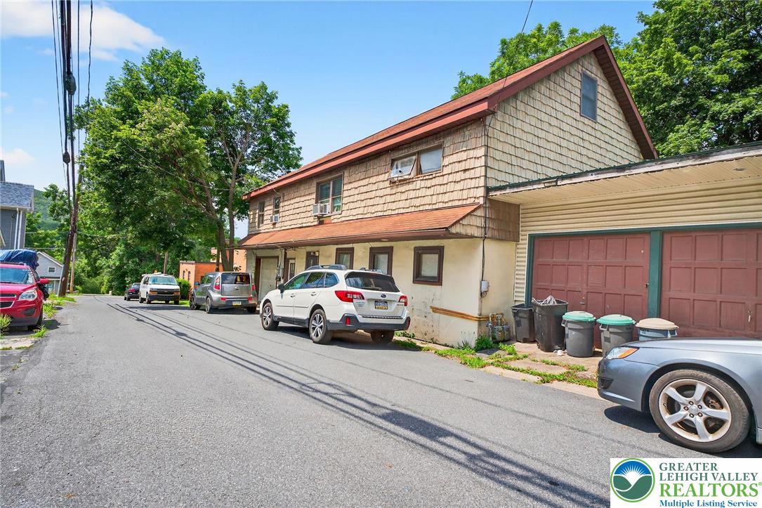 Jim Thorpe Boro, Pennsylvania, 18229, United States, 7 Bedrooms Bedrooms, ,3 BathroomsBathrooms,Residential,For Sale,1903669