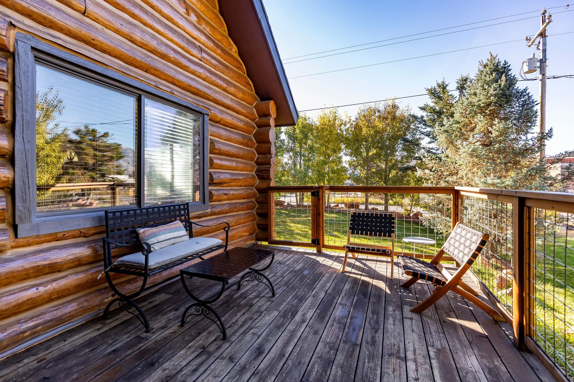  Easy Mountain Living, Made for Real Life: Log Warmth, Mountain Views, Flat Lot - 物件實景