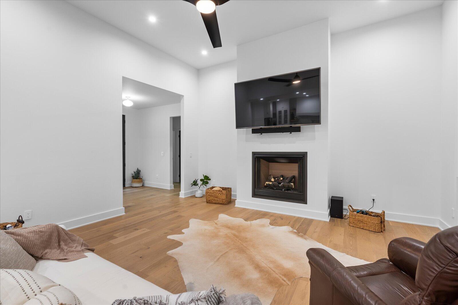 Whitwell, Tennessee, 37397, United States, 3 Bedrooms Bedrooms, ,3 BathroomsBathrooms,Residential,For Sale,1980054