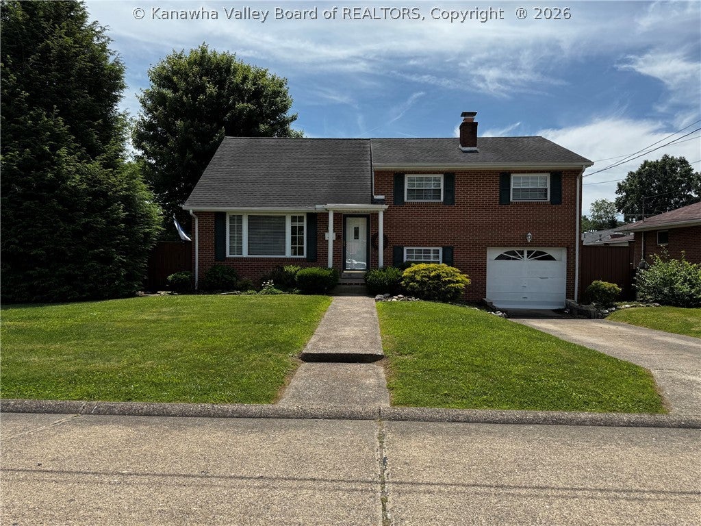 Lincoln Ave, Saint Albans, WV 25177