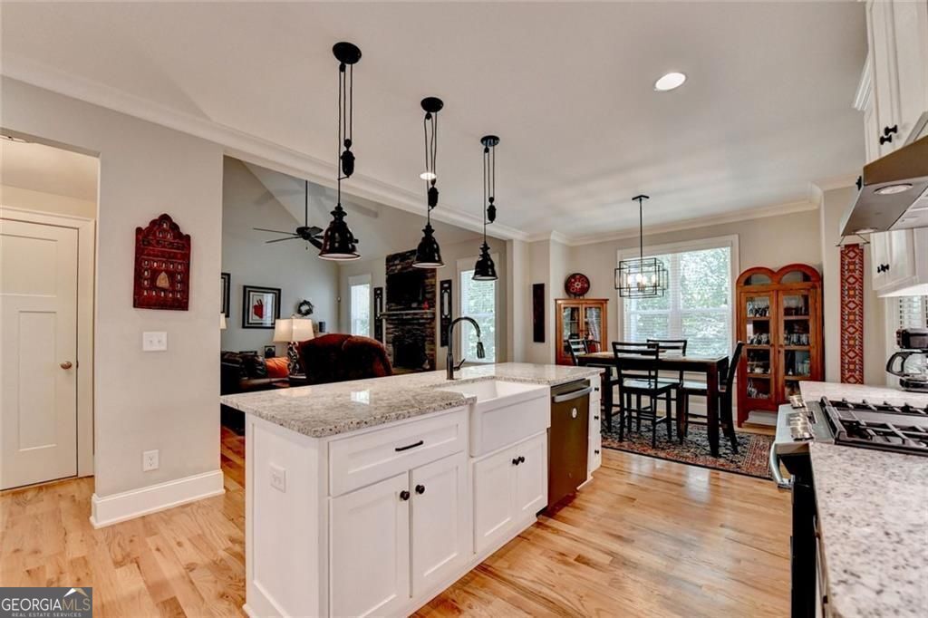 Canton, Georgia, 30114, United States, 4 Bedrooms Bedrooms, ,3 BathroomsBathrooms,Residential,For Sale,1953931