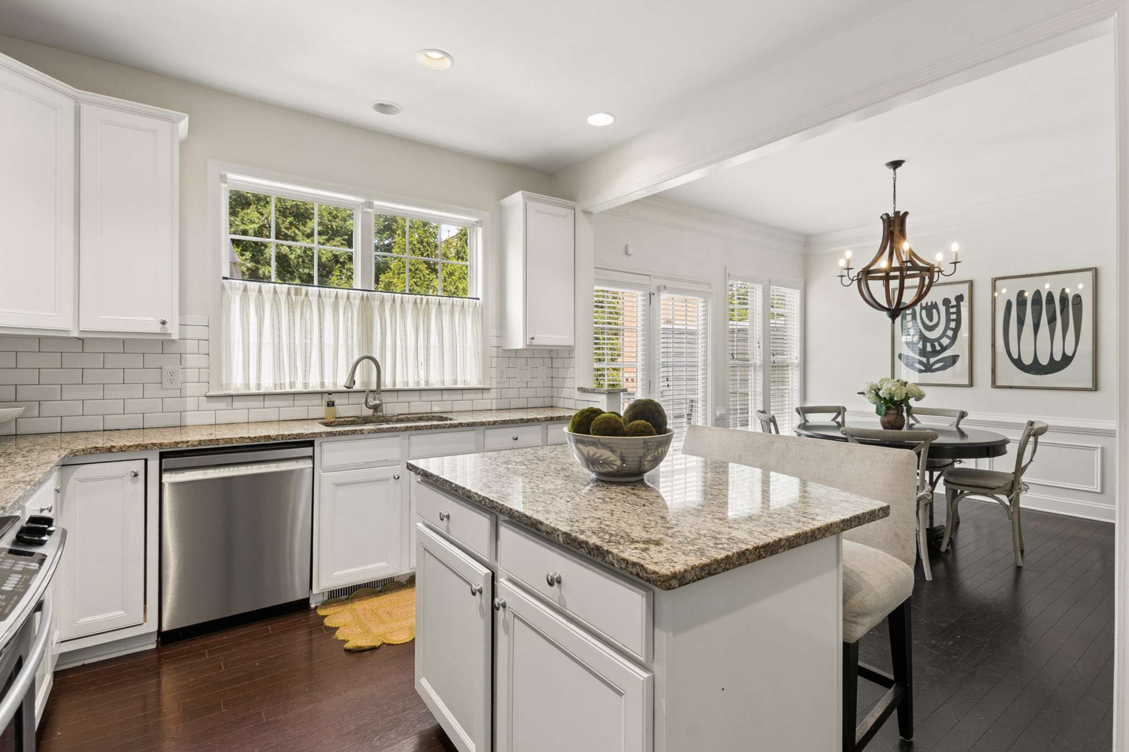  Beautiful, Light-filled Townhome in Historic Desirable Ardmore Park Neighborhood - 物件實景