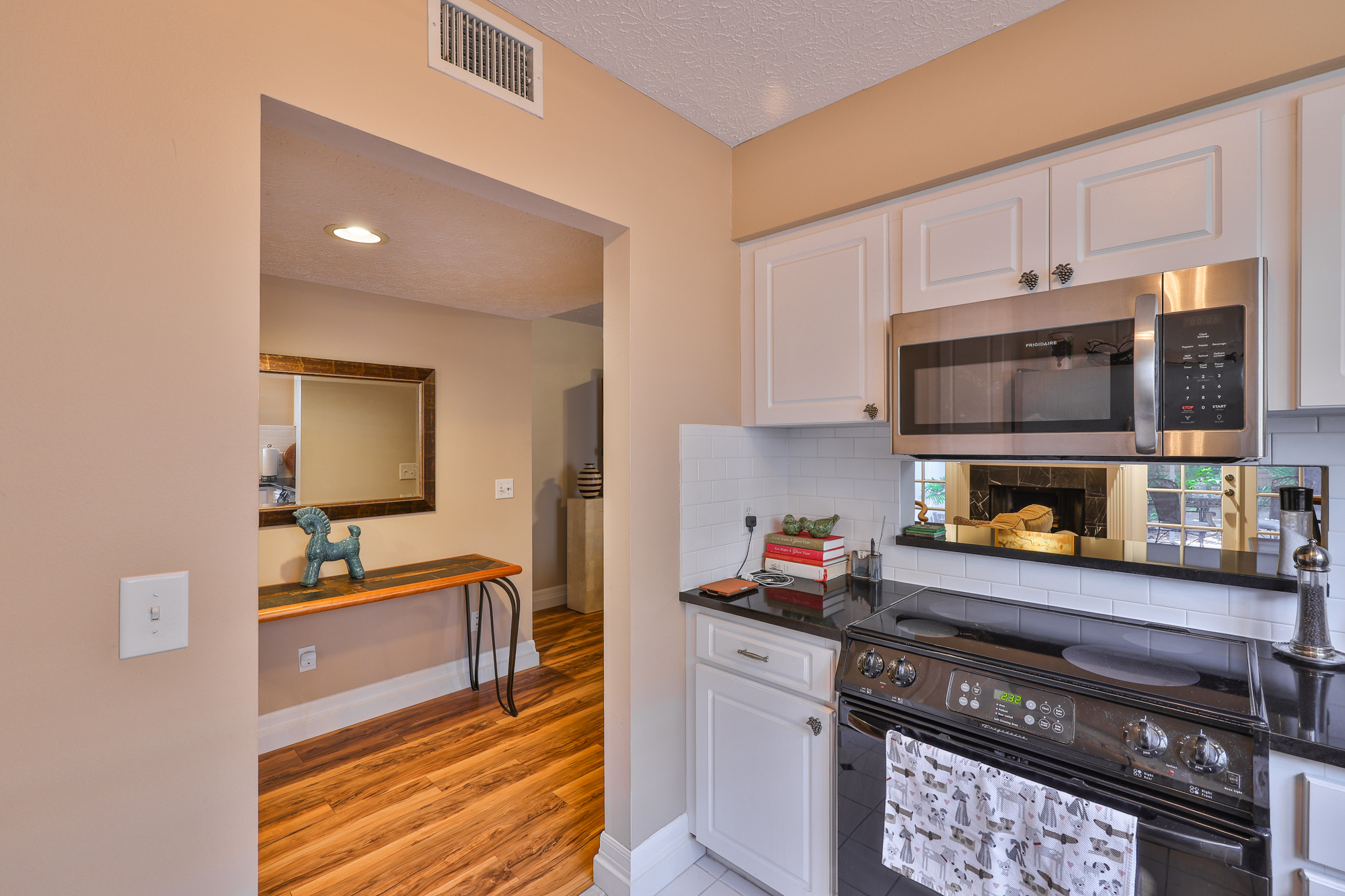 Tampa, Florida, 33629, United States, 2 Bedrooms Bedrooms, ,3 BathroomsBathrooms,Residential,For Sale,1981807