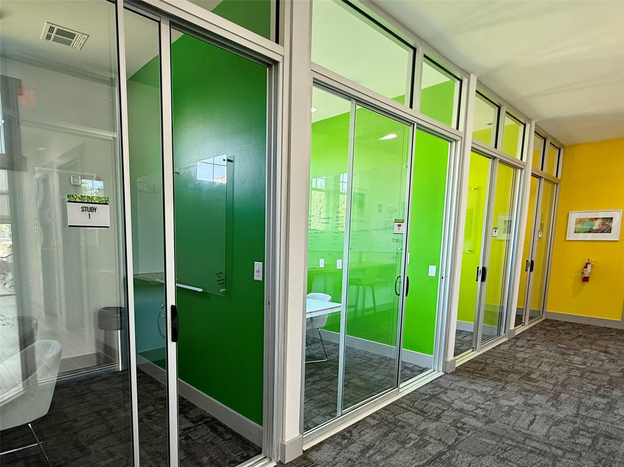  1725 Harvey Mitchell Parkway S #1814 - 物件實景