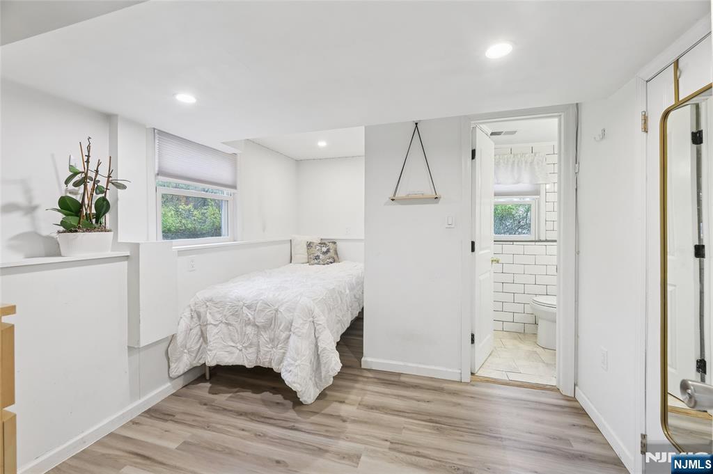 Northvale, New Jersey, 07647, United States, 4 Bedrooms Bedrooms, ,2 BathroomsBathrooms,Residential,For Sale,1986312