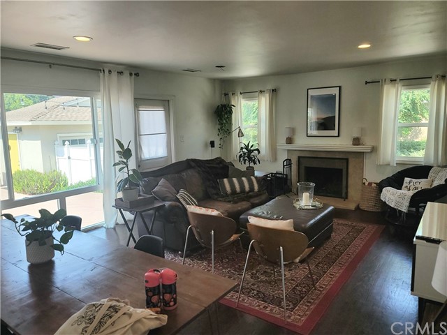 Claremont, California, 91711, United States, 3 Bedrooms Bedrooms, ,2 BathroomsBathrooms,Residential,For Sale,1935083