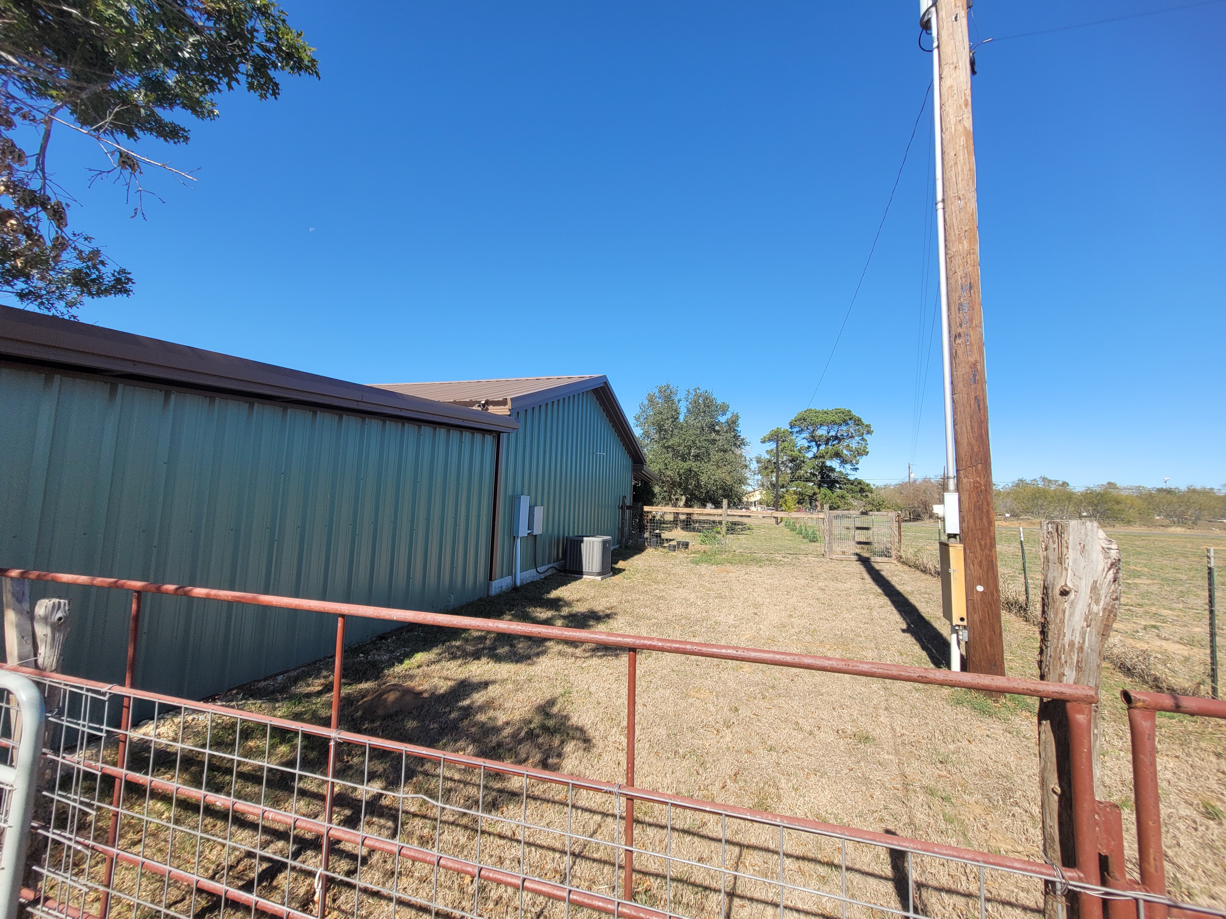 Stockdale, Texas, 78160, United States, 2 Bedrooms Bedrooms, ,1 BathroomBathrooms,Residential,For Sale,1990208