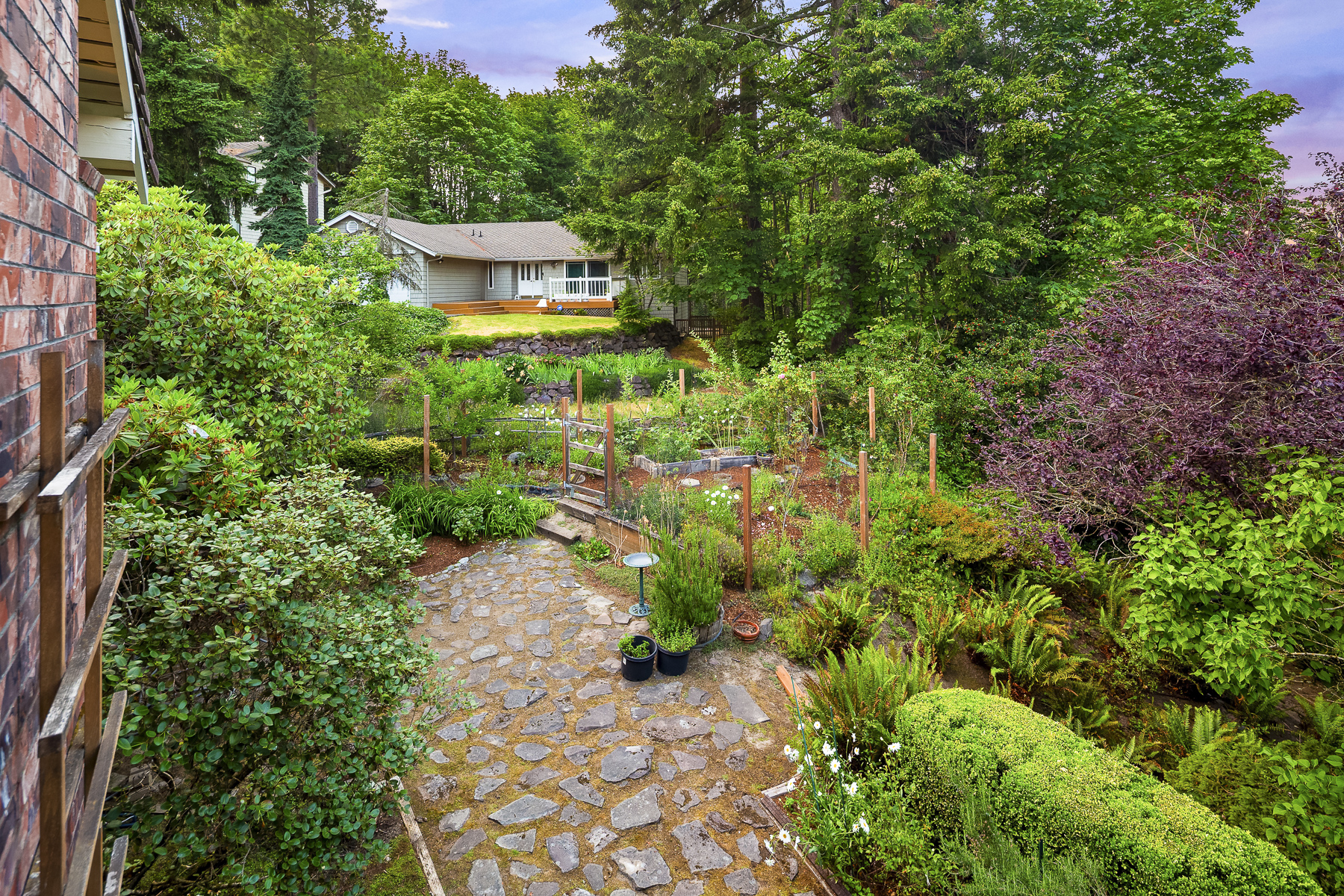  14130 SE 49th Place, Bellevue, WA 98006 - 物件實景