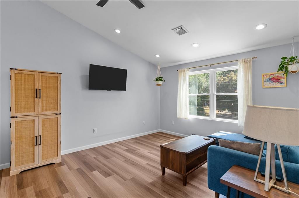 Cranston, Rhode Island, 02910, United States, 3 Bedrooms Bedrooms, ,3 BathroomsBathrooms,Residential,For Sale,1915562