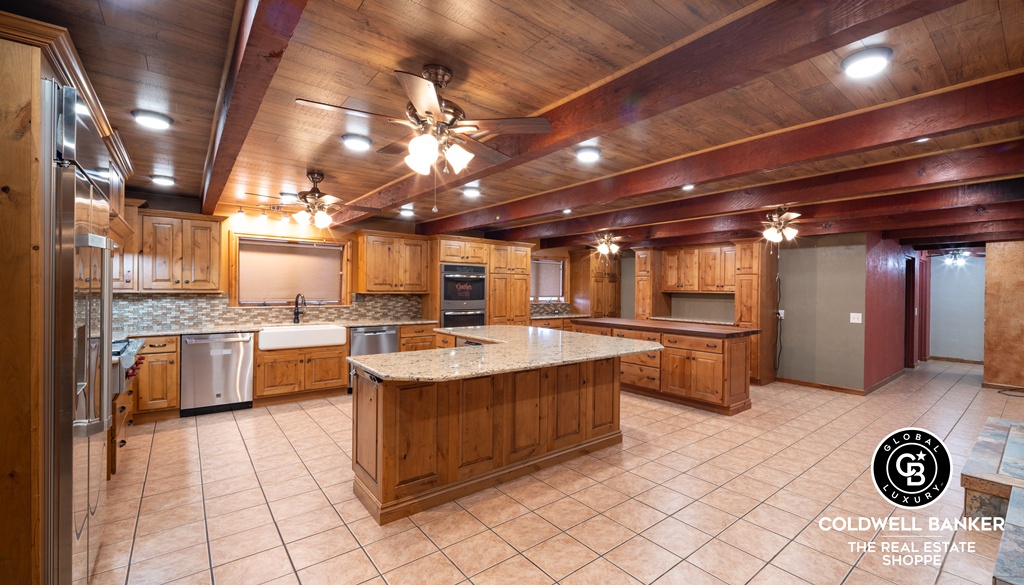 Garden City, Kansas, 67846, United States, 4 Bedrooms Bedrooms, ,Residential,For Sale,2003039