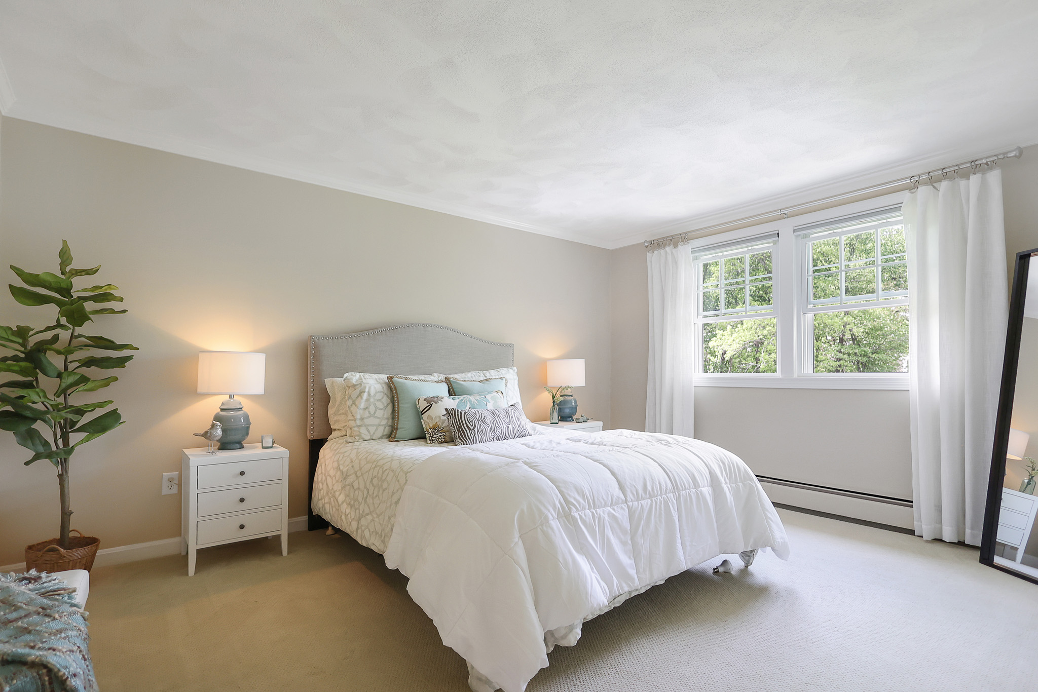 North Andover, Massachusetts, 01845, United States, 2 Bedrooms Bedrooms, ,2 BathroomsBathrooms,Residential,For Sale,2048413