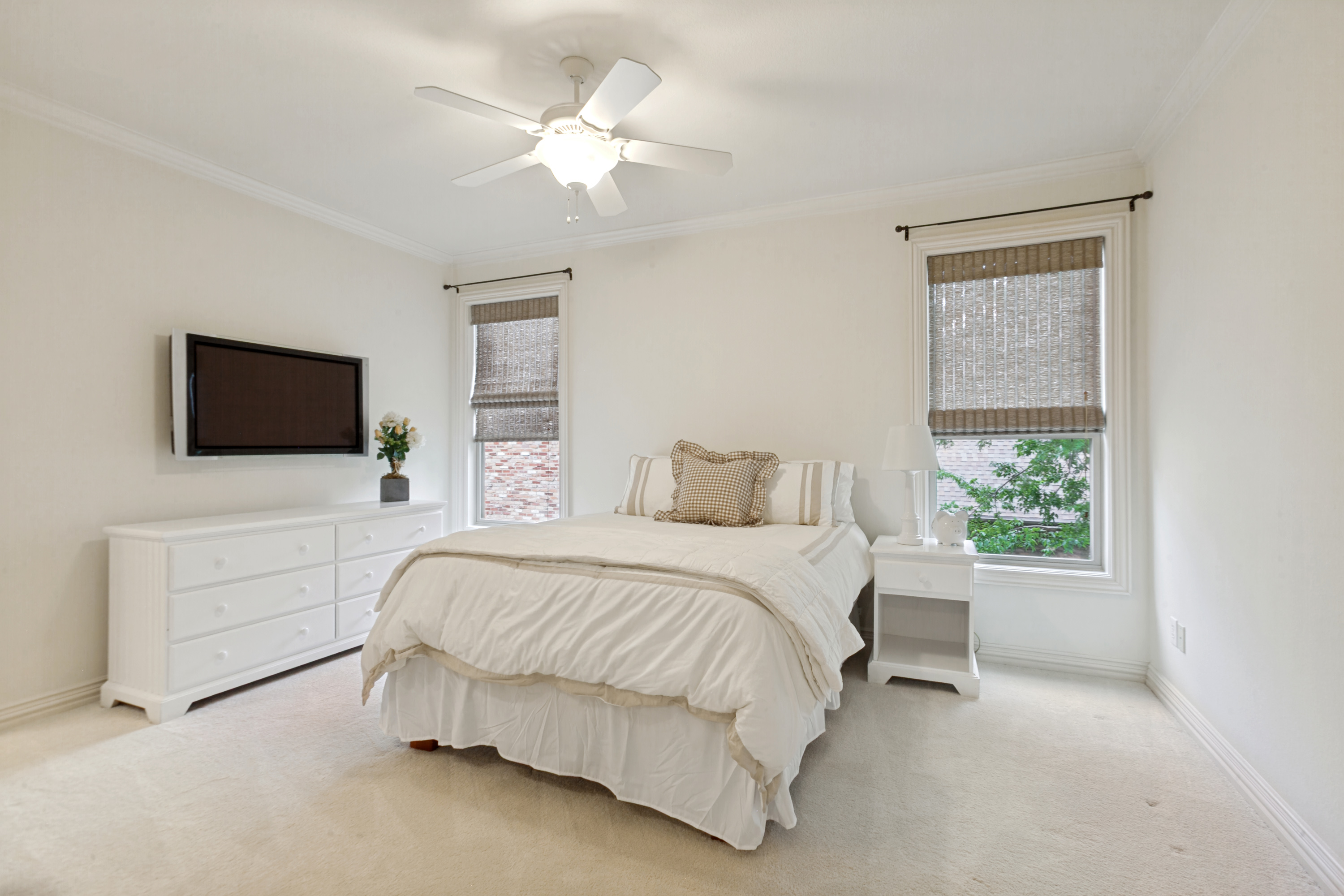  Preston Hollow 5-Bedroom Home with Pool, 2 Offices, and First-Floor Primary - 物件實景