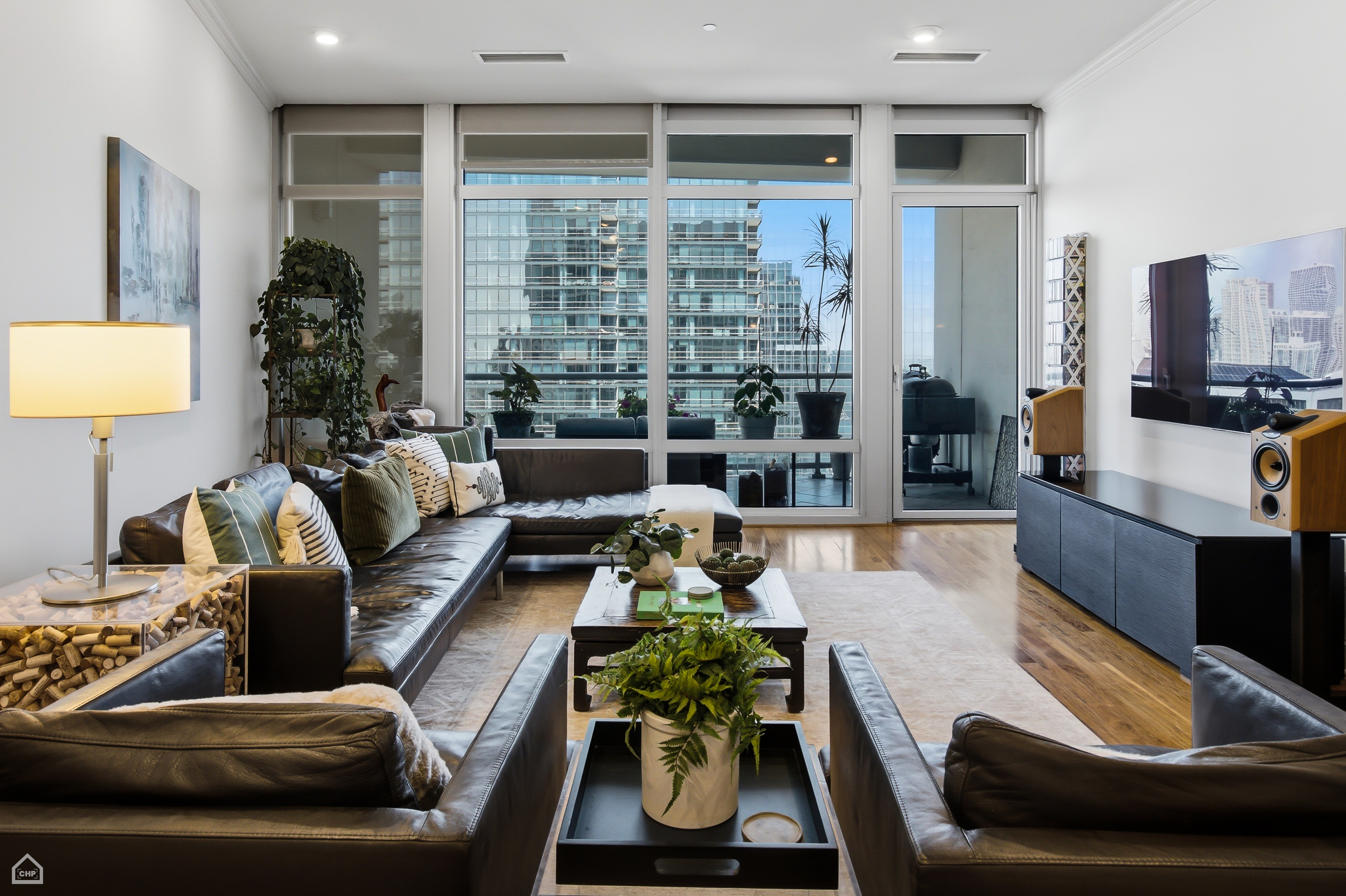  Sweeping Views of the Chicago River, Skyline, and Glimpses of Lake Michigan - 物件實景