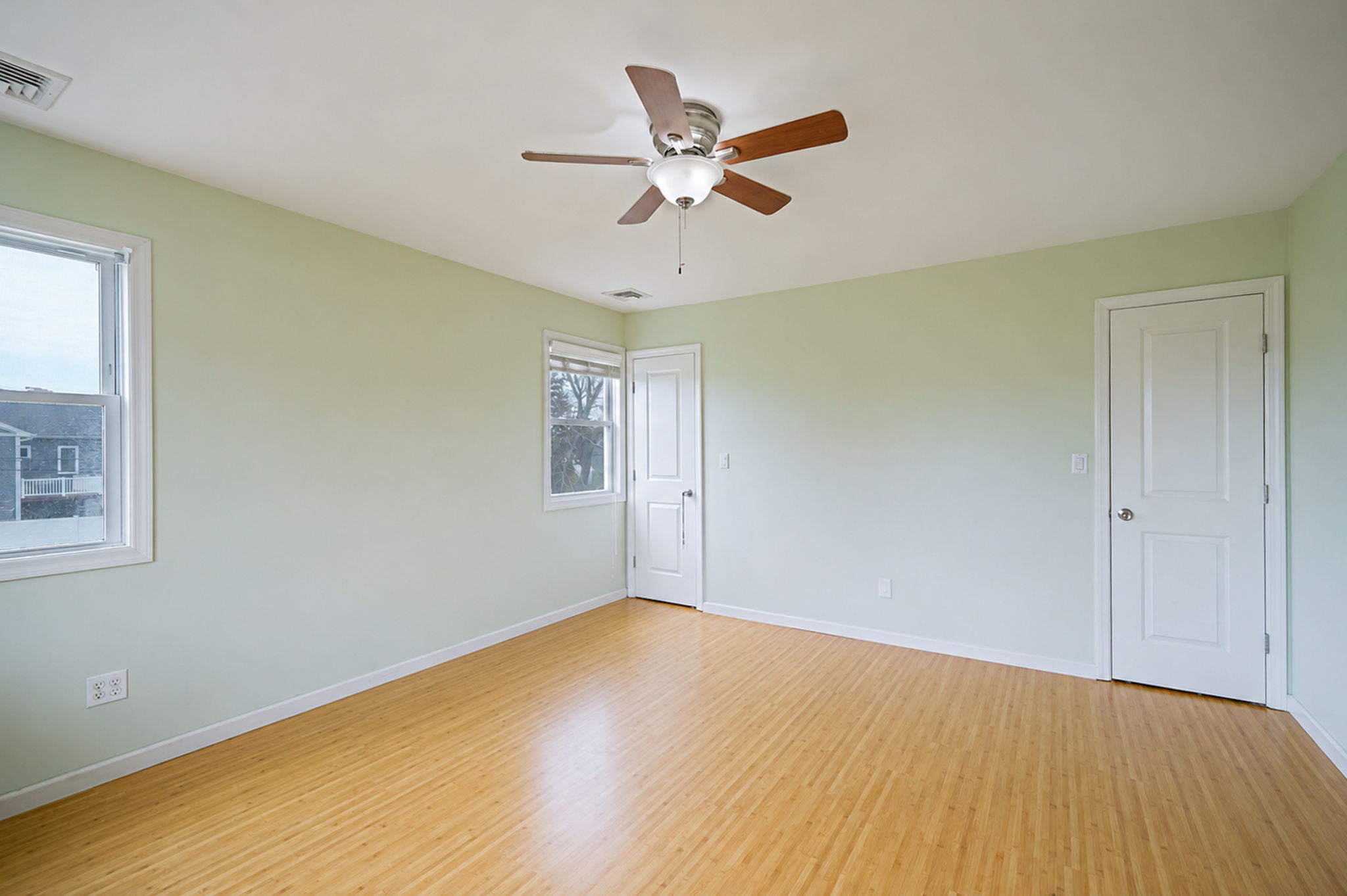 Patchogue, New York, 11772, United States, 2 Bedrooms Bedrooms, ,2 BathroomsBathrooms,Residential,For Sale,2049279