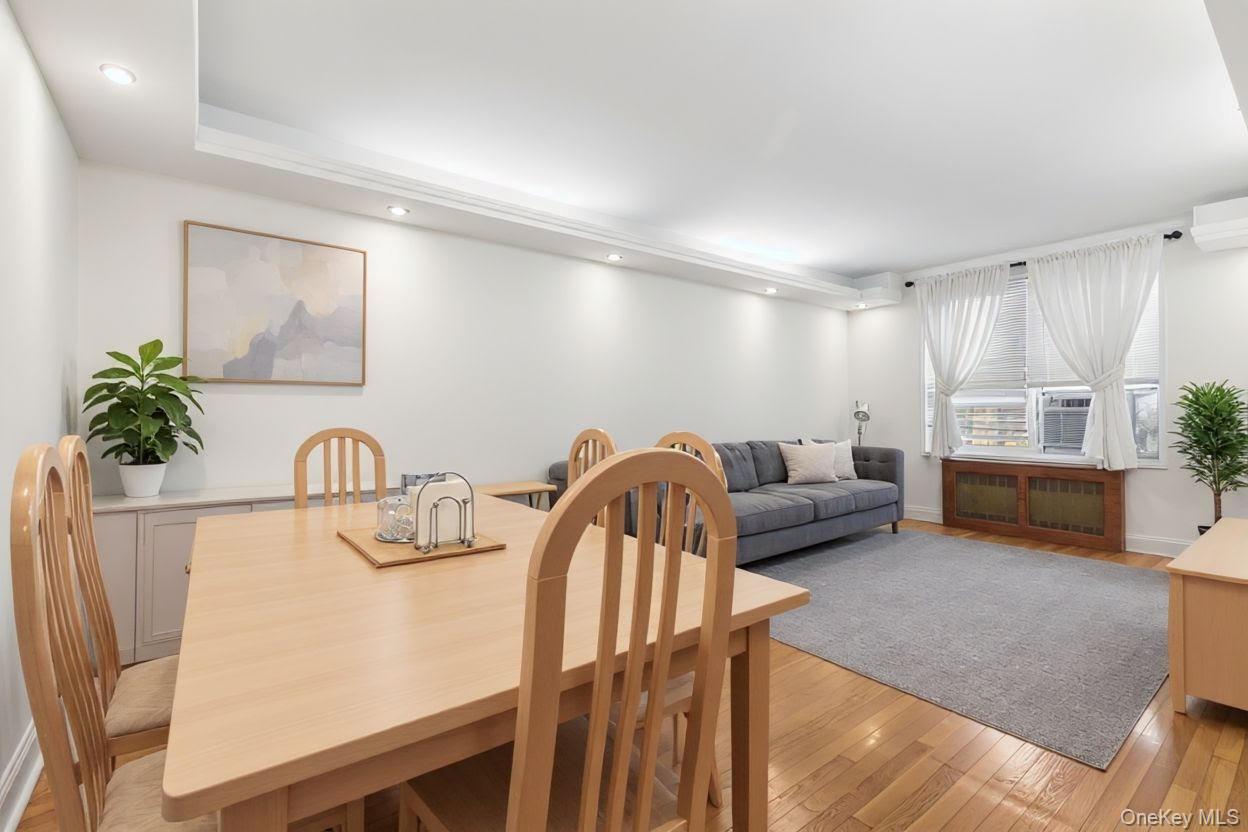 Rego Park, New York, 11374, United States, 3 Bedrooms Bedrooms, ,2 BathroomsBathrooms,Residential,For Sale,1992831