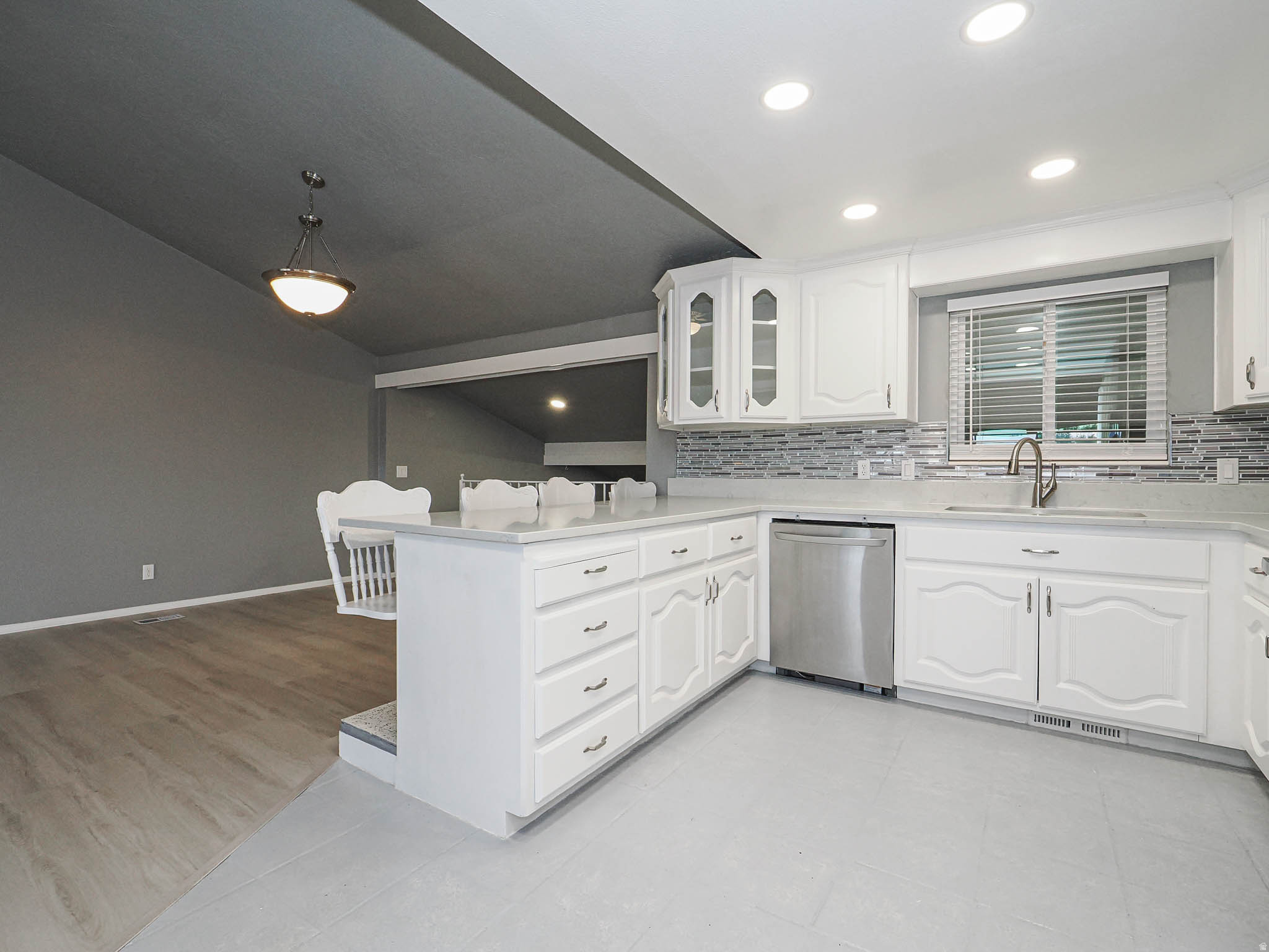 Taylorsville, Utah, 84118, United States, 4 Bedrooms Bedrooms, ,1 BathroomBathrooms,Residential,For Sale,1987472