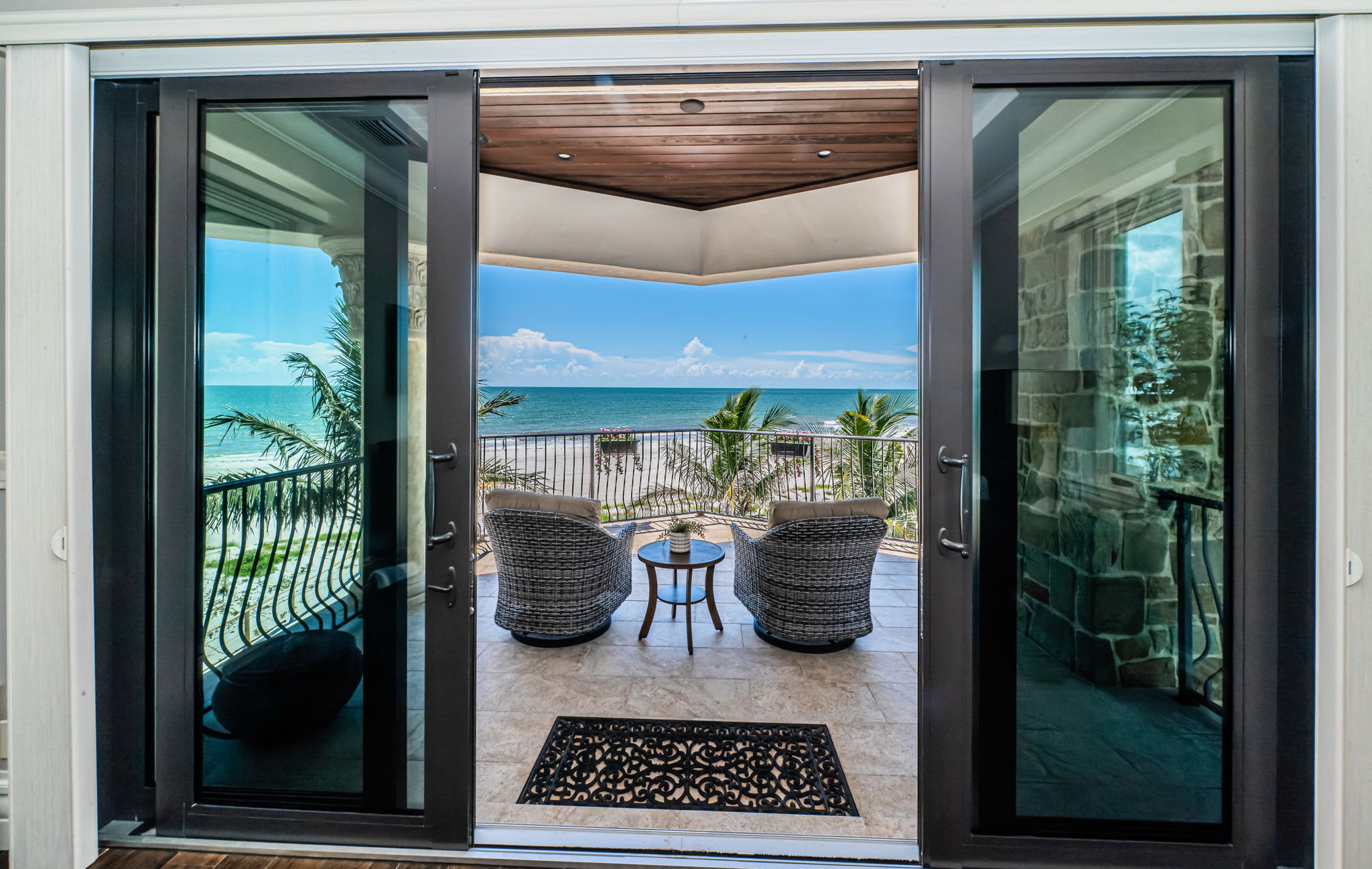 Redington Shores, Florida, 33708, United States, 5 Bedrooms Bedrooms, ,6 BathroomsBathrooms,Residential,For Sale,1921894
