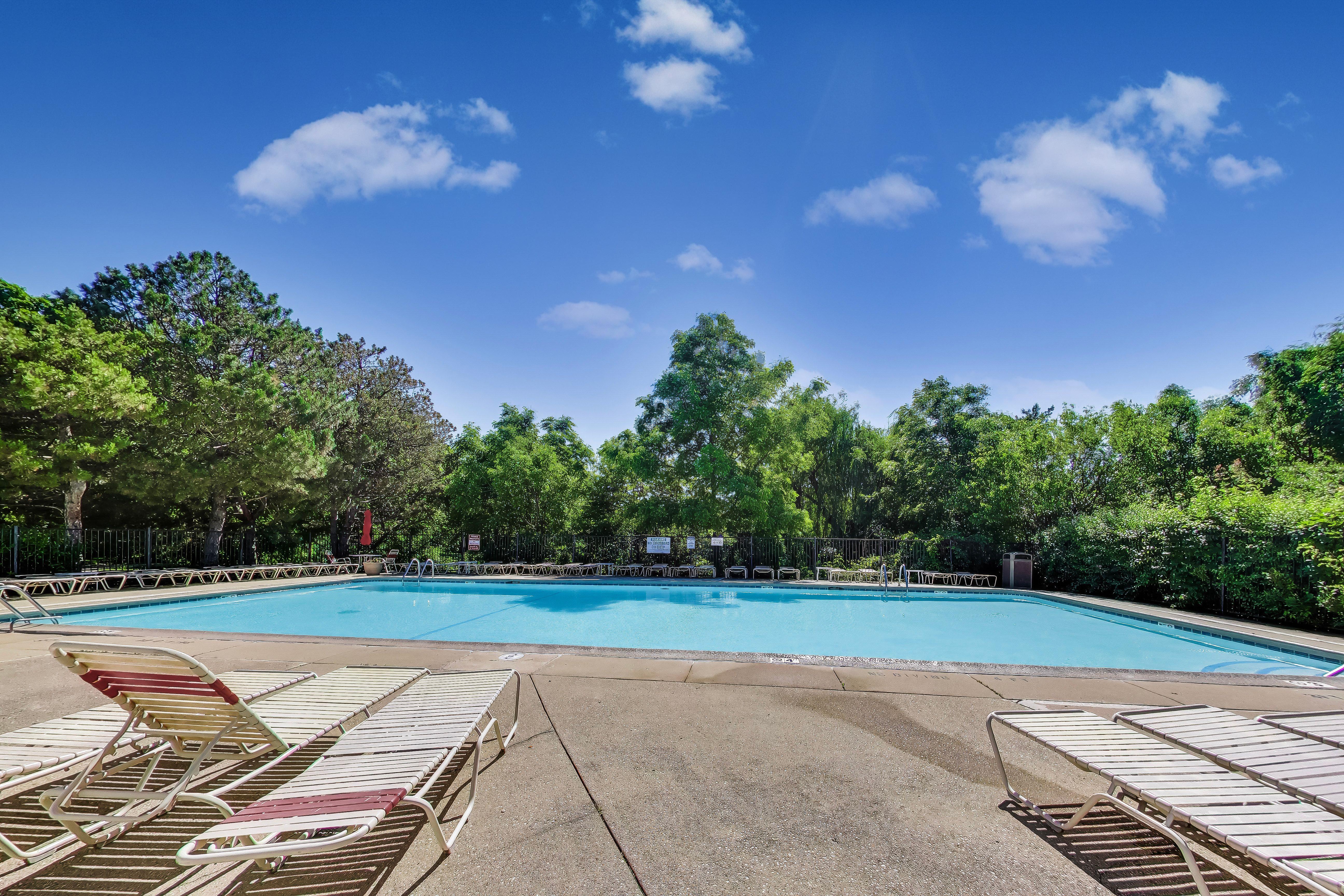  Fully Upgraded Townhome in the Highly Sought after Knollwood Subdivision - 物件實景