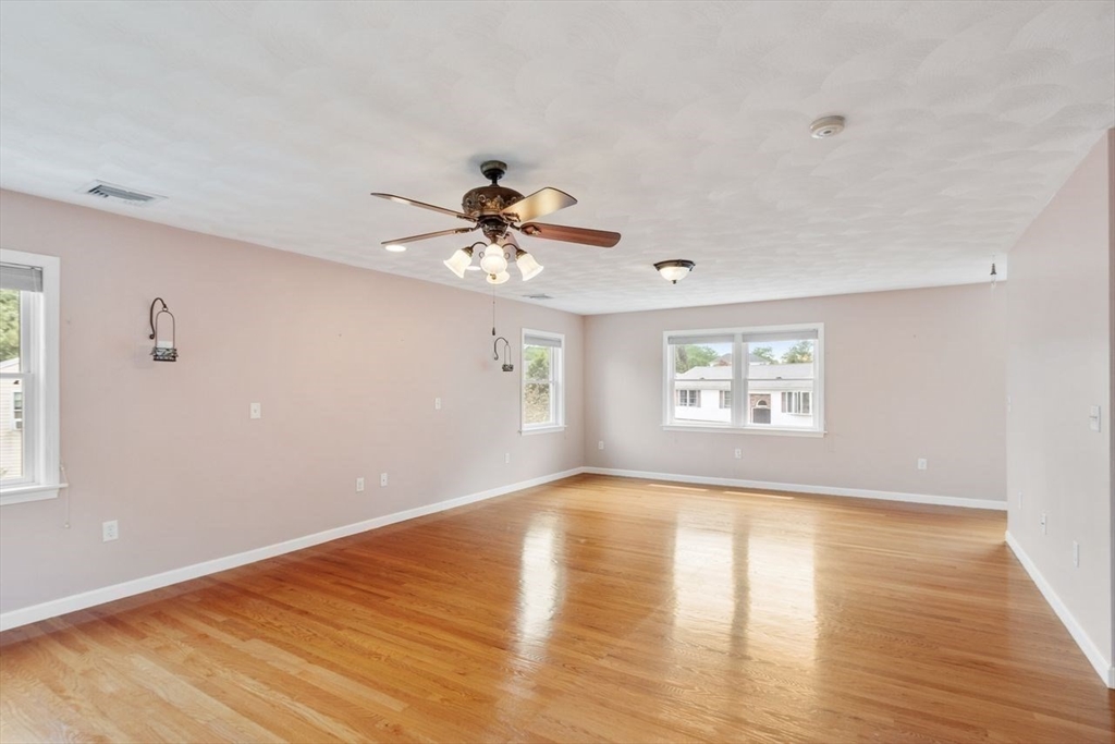 Peabody, Massachusetts, 01960, United States, 5 Bedrooms Bedrooms, ,4 BathroomsBathrooms,Residential,For Sale,1913730