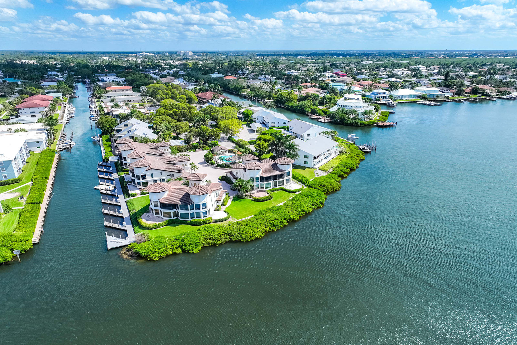  ROYAL HARBOR - BAYVIEW ESTATES - 物件實景