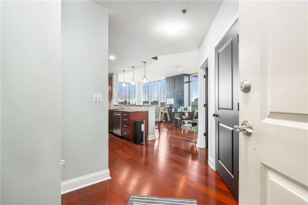 Atlanta, Georgia, 30363, United States, 2 Bedrooms Bedrooms, ,3 BathroomsBathrooms,Residential,For Sale,1949376