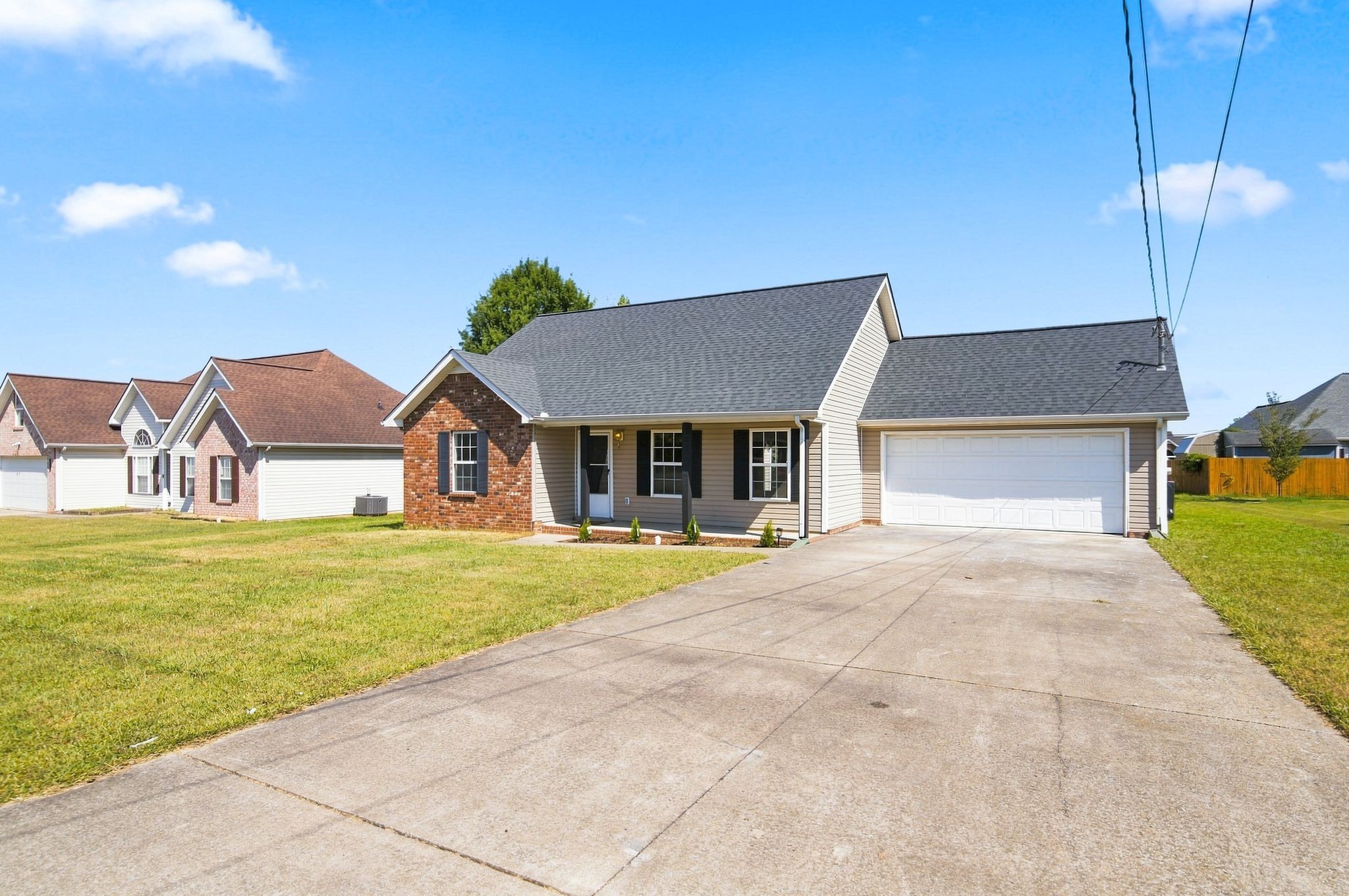 Rosecran Cir, LA Vergne, TN 37086 #1