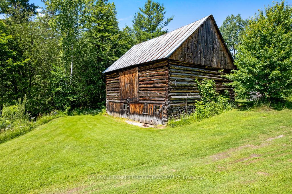 LANARK HIGHLANDS, Ontario, K0G 1K0, CA, 3 Bedrooms Bedrooms, ,Residential,For Sale,1947994