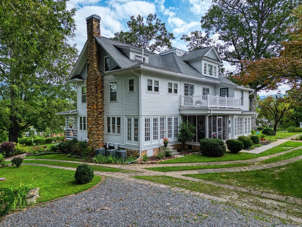Andrews, North Carolina, 28901, United States, 5 Bedrooms Bedrooms, ,4 BathroomsBathrooms,Residential,For Sale,1912195