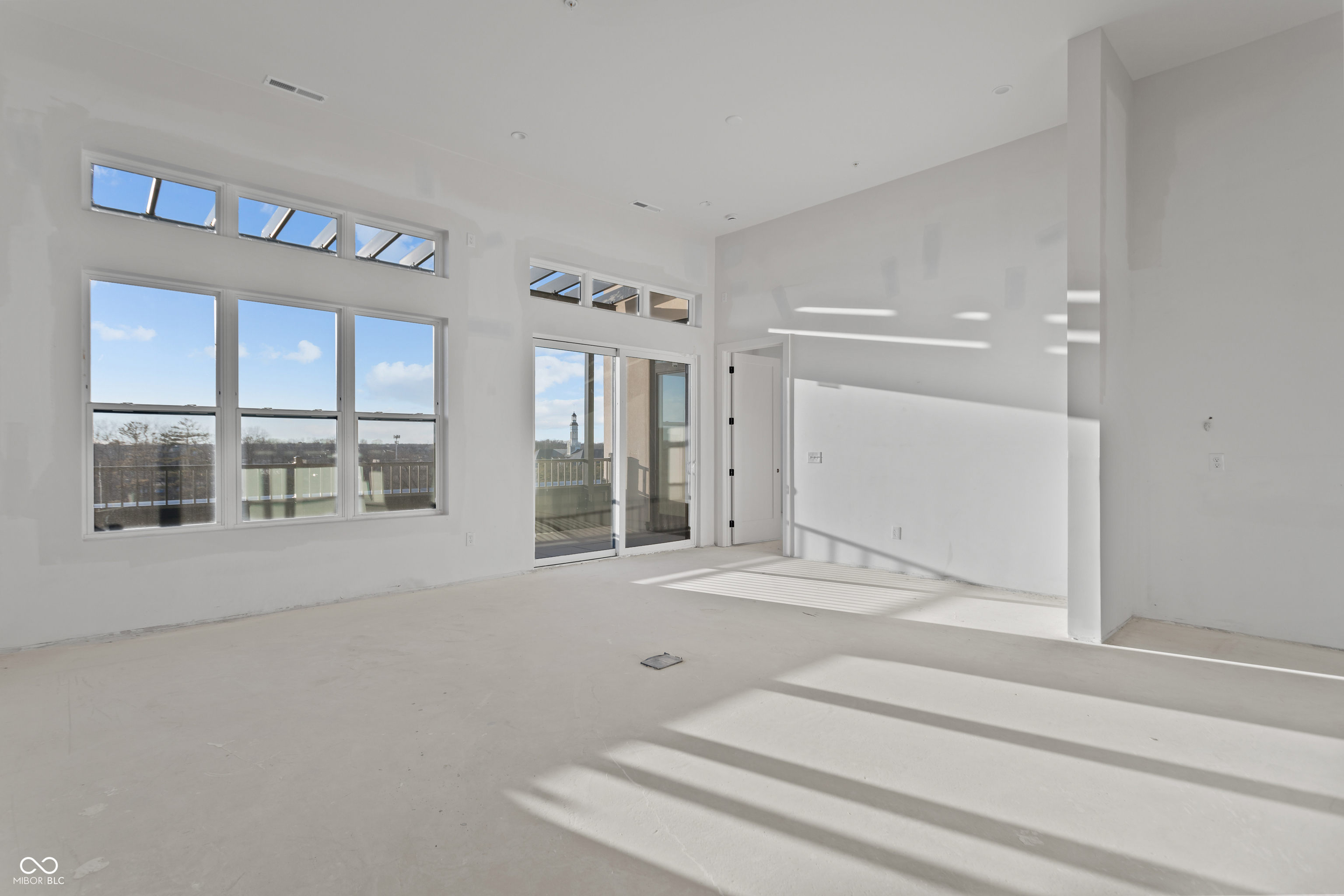 Carmel, Indiana, 46032, United States, 2 Bedrooms Bedrooms, ,3 BathroomsBathrooms,Residential,For Sale,1975043