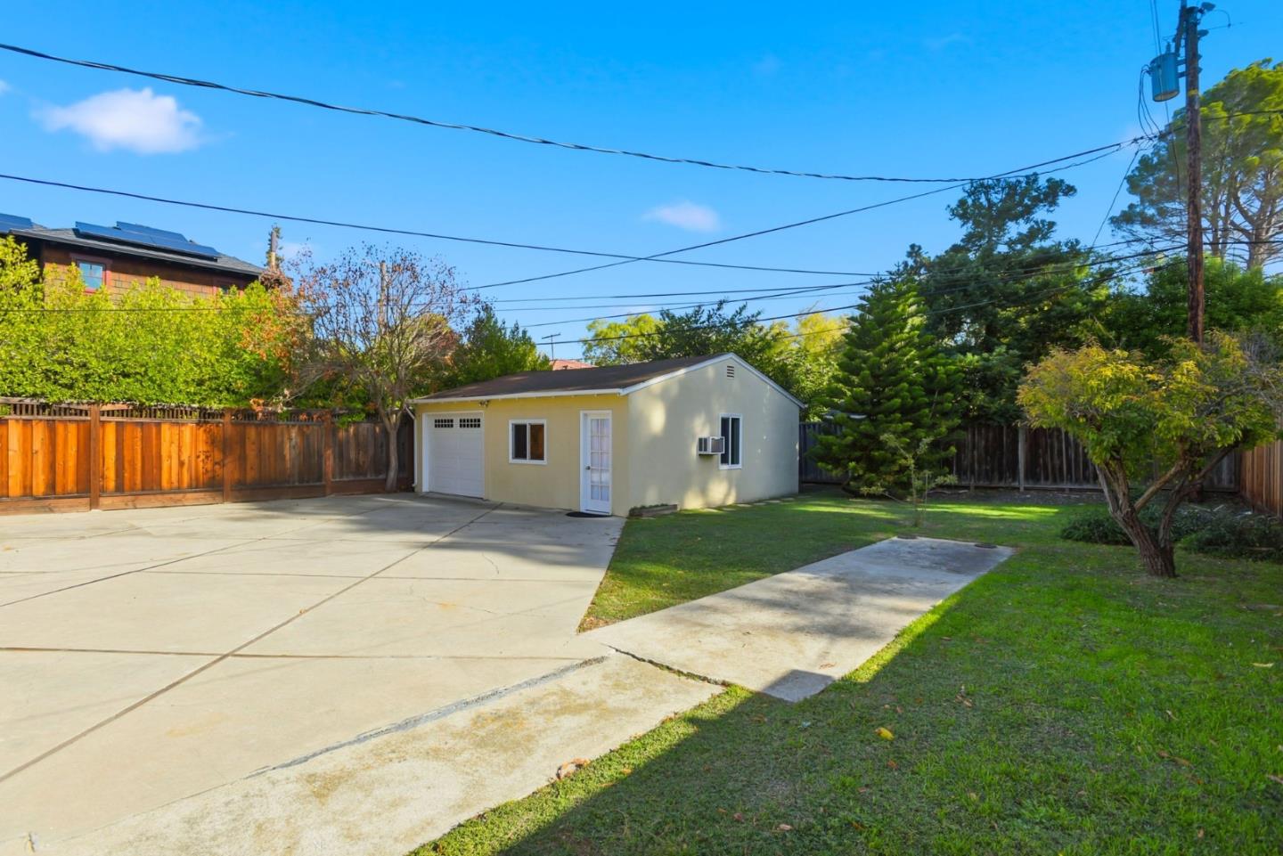 Palo Alto, California, 94303, United States, 2 Bedrooms Bedrooms, ,2 BathroomsBathrooms,Residential,For Sale,1989685