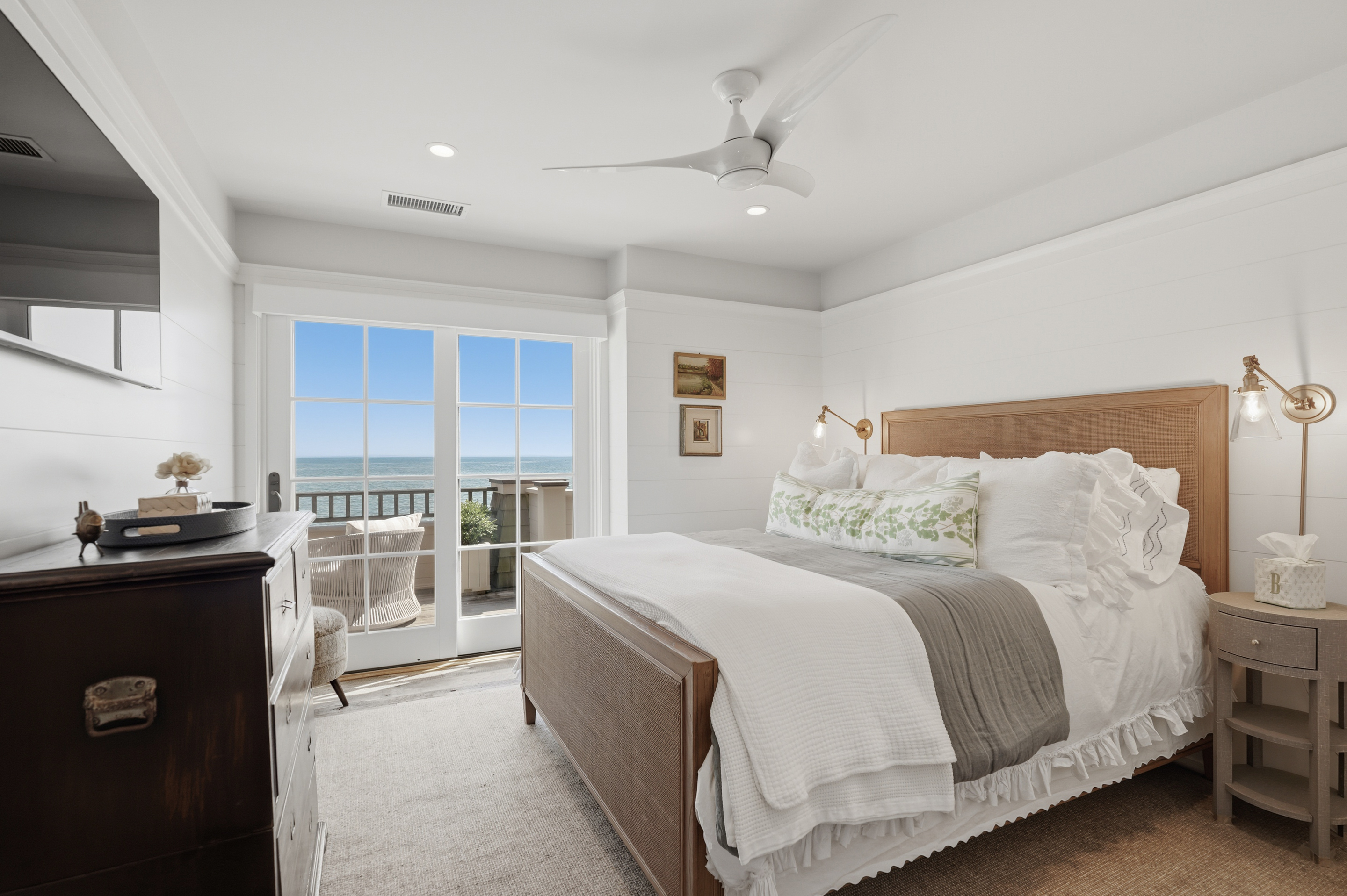  Prime Waterfront Living Meets Architectural Excellence in Coveted Compo Beach - 物件實景