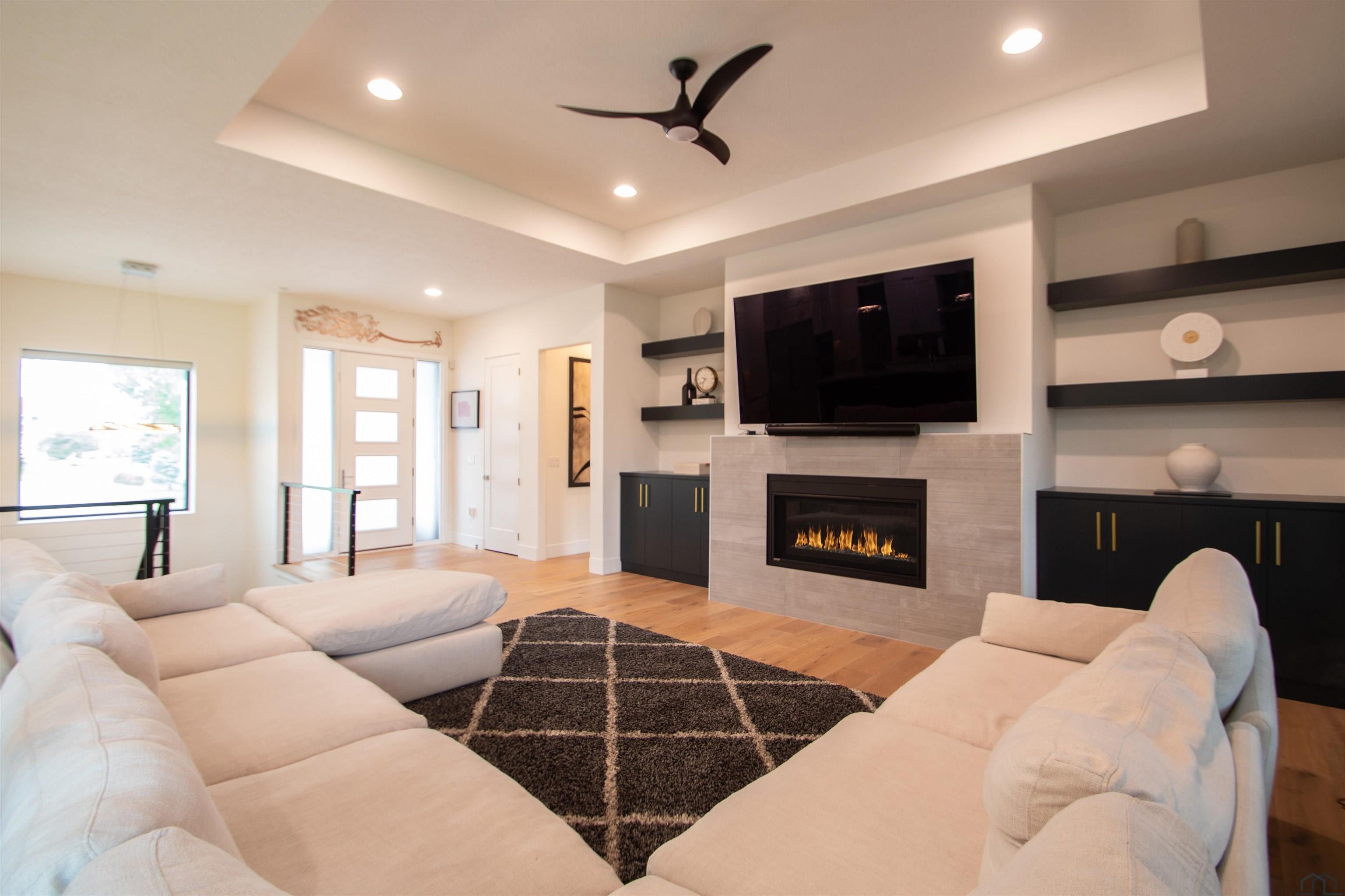 Jefferson, South Dakota, 57038, United States, 6 Bedrooms Bedrooms, ,3 BathroomsBathrooms,Residential,For Sale,1978978