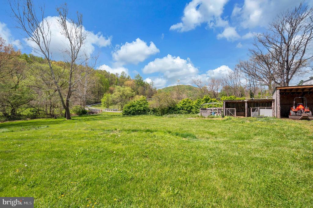 Linden, Virginia, 22642, United States, 5 Bedrooms Bedrooms, ,4 BathroomsBathrooms,Residential,For Sale,2037897
