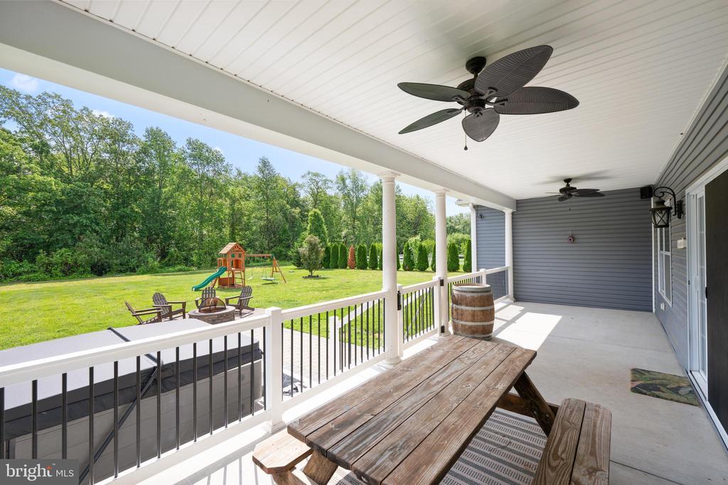 Milton, Delaware, 19968, United States, 4 Bedrooms Bedrooms, ,3 BathroomsBathrooms,Residential,For Sale,1804987