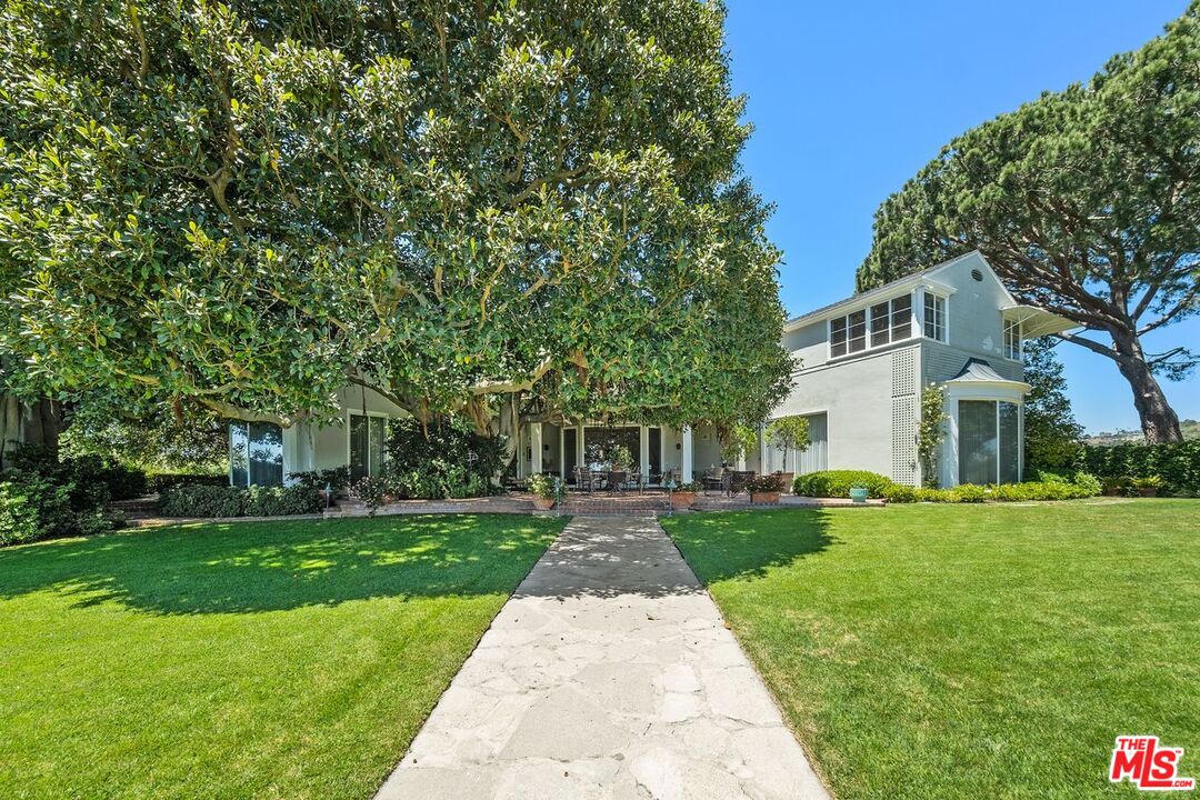 Los Angeles, California, 90077, United States, 7 Bedrooms Bedrooms, ,6 BathroomsBathrooms,Residential,For Sale,1819954