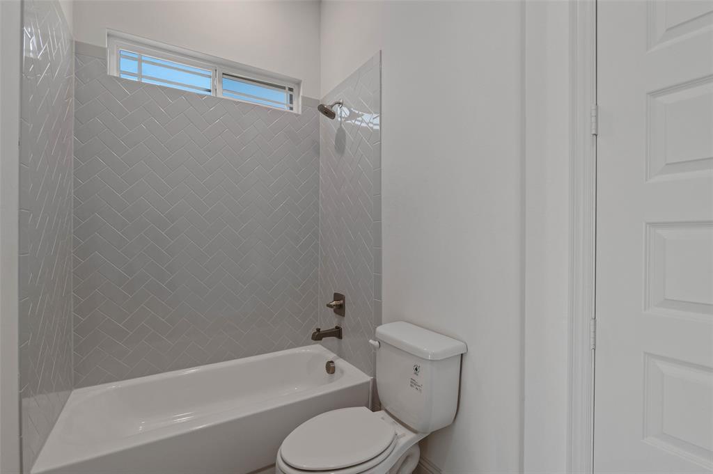 Shady Shores, Texas, 76208, United States, 4 Bedrooms Bedrooms, ,4 BathroomsBathrooms,Residential,For Sale,1983934