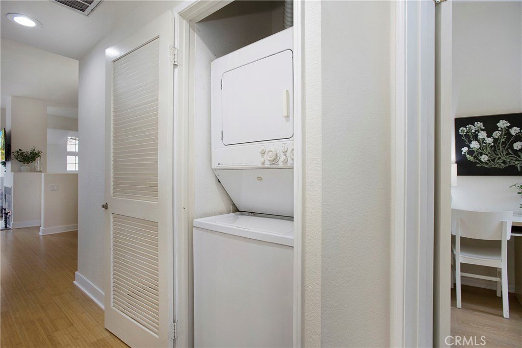 Anaheim, California, 92808, United States, 2 Bedrooms Bedrooms, ,2 BathroomsBathrooms,Residential,For Sale,1917583