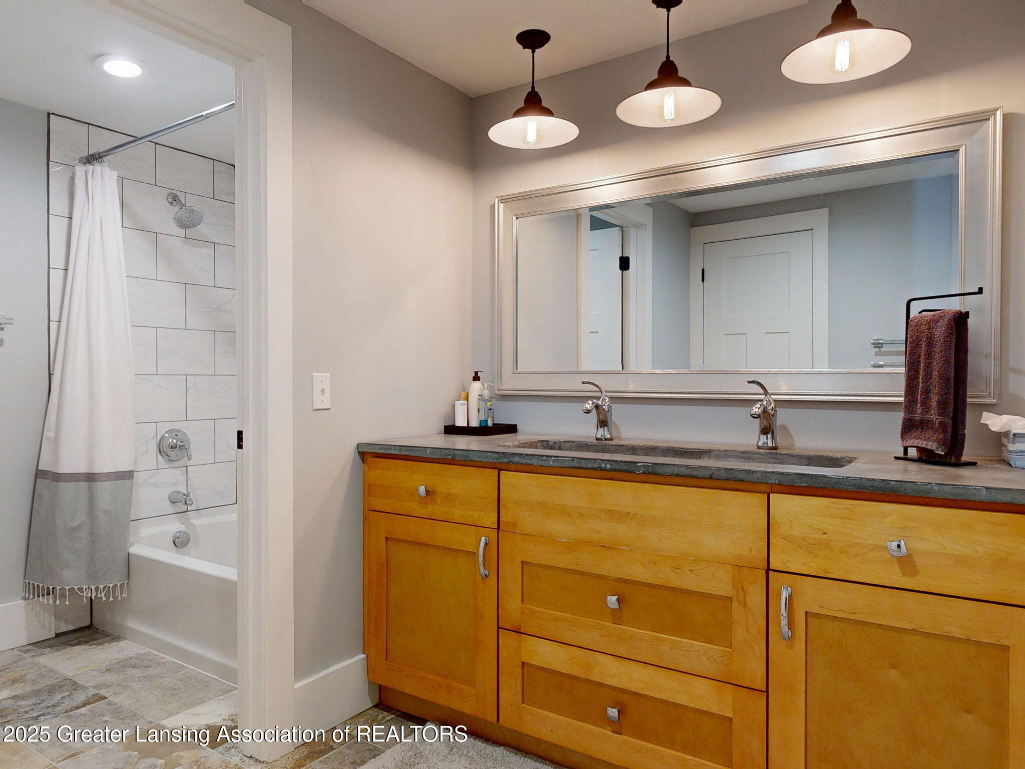 Okemos, Michigan, 48864, United States, 5 Bedrooms Bedrooms, ,4 BathroomsBathrooms,Residential,For Sale,1975829