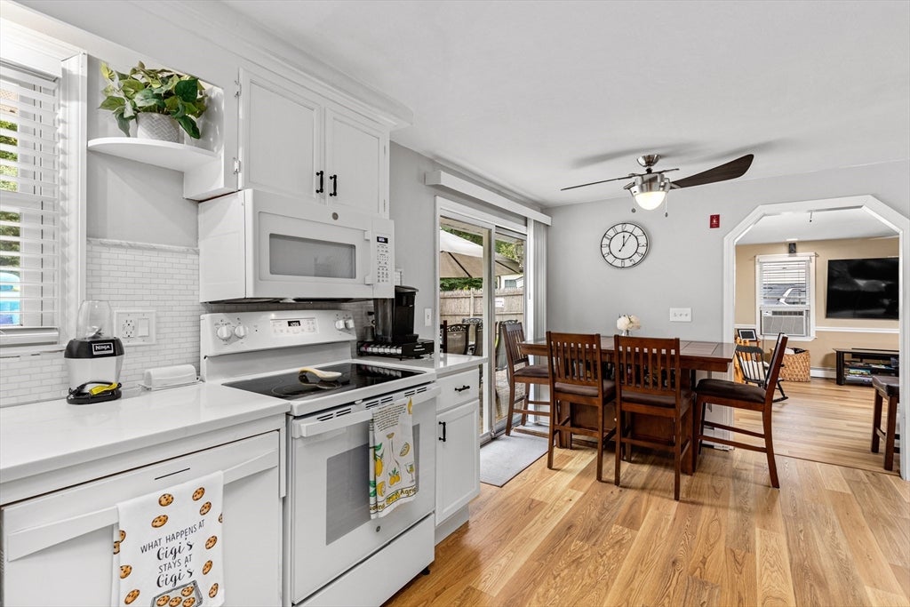 Holbrook, Massachusetts, 02343, United States, 3 Bedrooms Bedrooms, ,1 BathroomBathrooms,Residential,For Sale,1921162