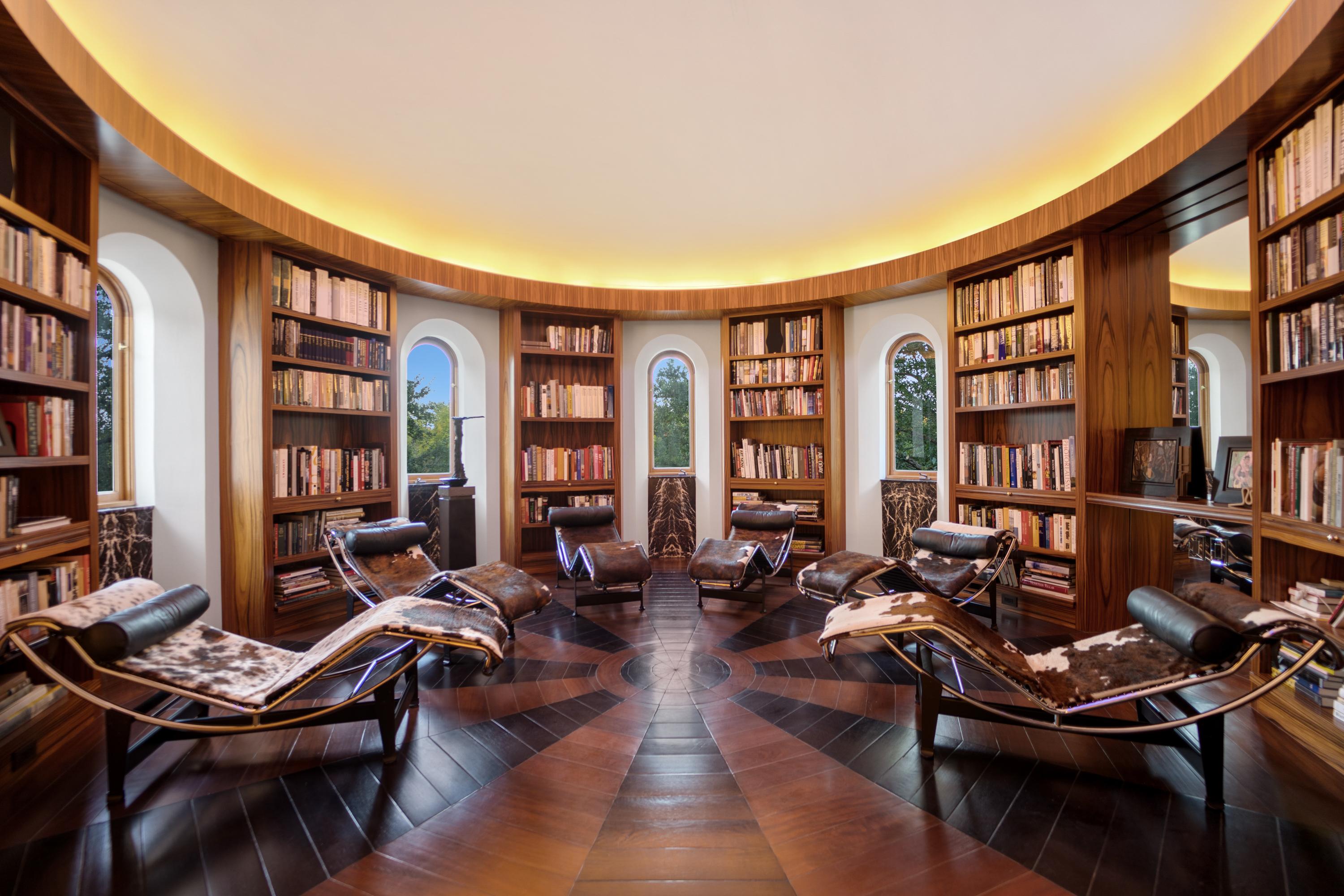  Out of This World - 物件實景