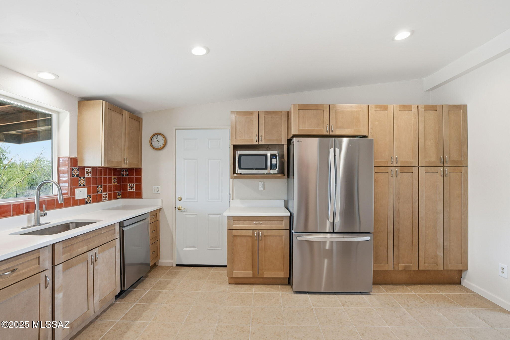 Tucson, Arizona, 85745, United States, 3 Bedrooms Bedrooms, ,3 BathroomsBathrooms,Residential,For Sale,1997512