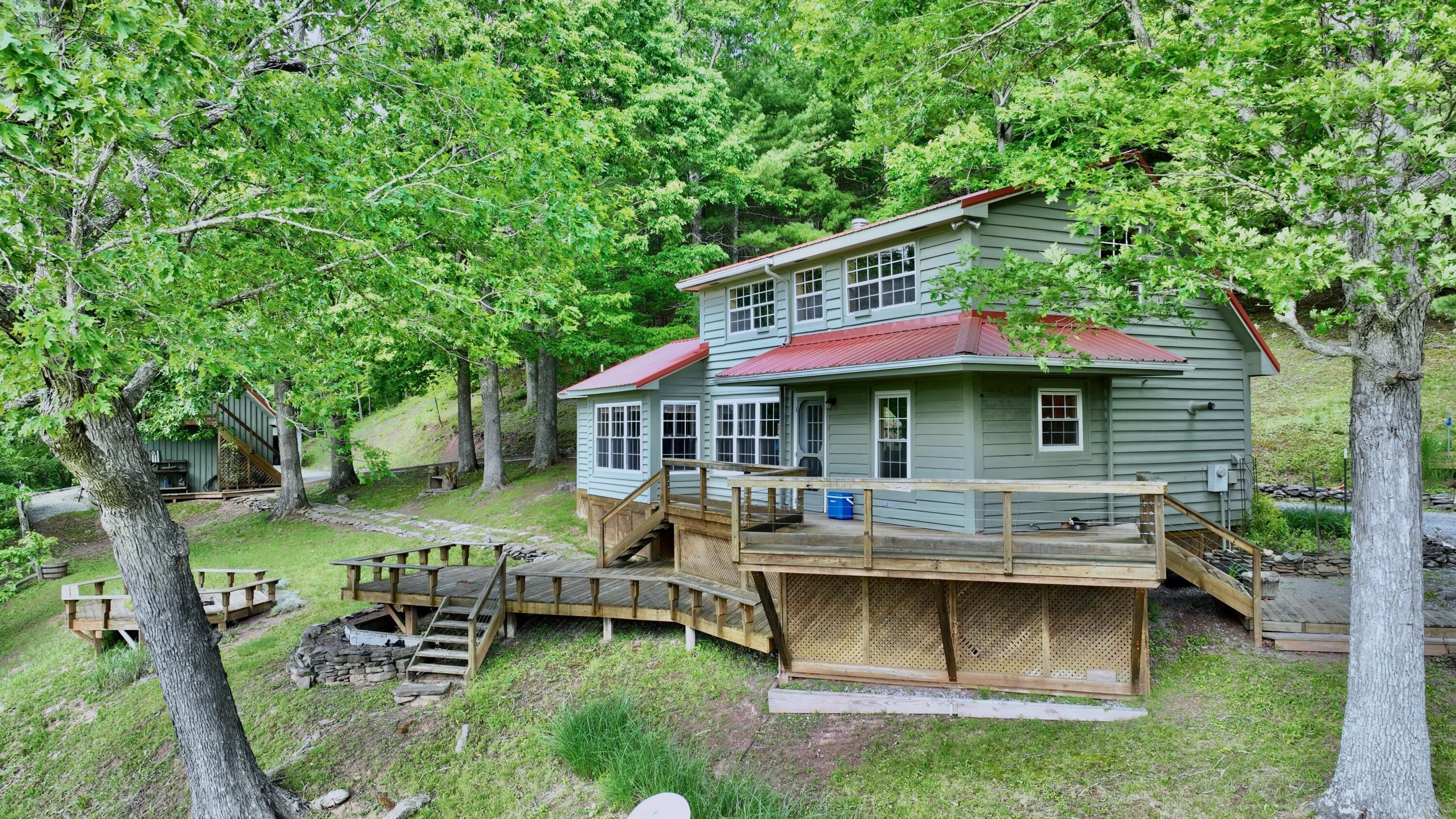 Hinton, West Virginia, 25951, United States, 3 Bedrooms Bedrooms, ,2 BathroomsBathrooms,Residential,For Sale,1847194