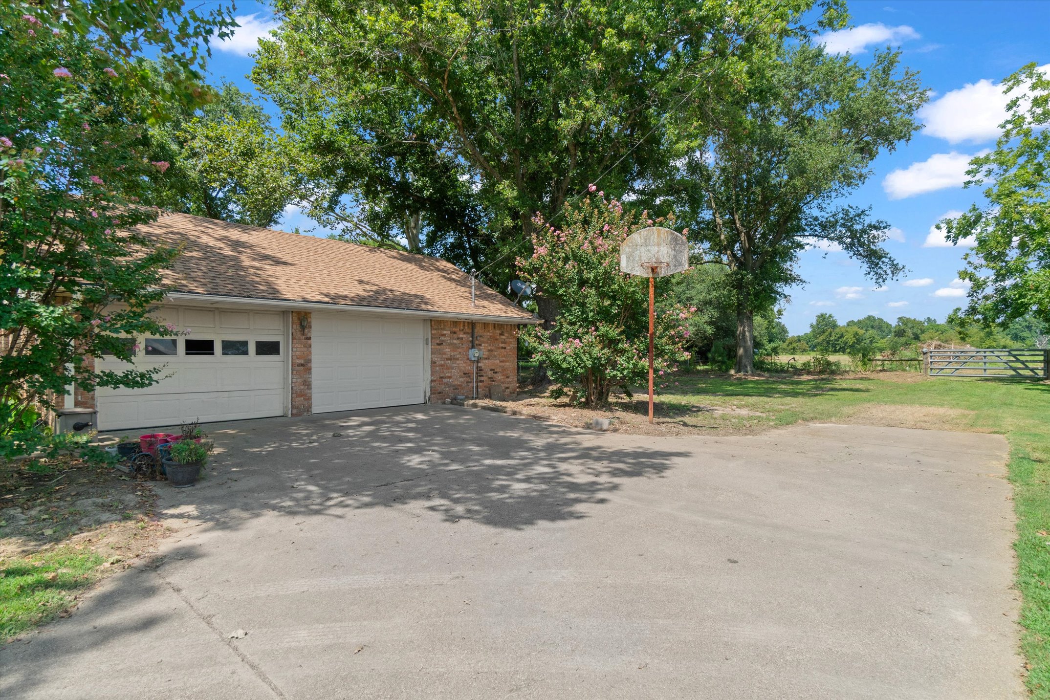 Canton, Texas, 75103, United States, 3 Bedrooms Bedrooms, ,2 BathroomsBathrooms,Residential,For Sale,1974992