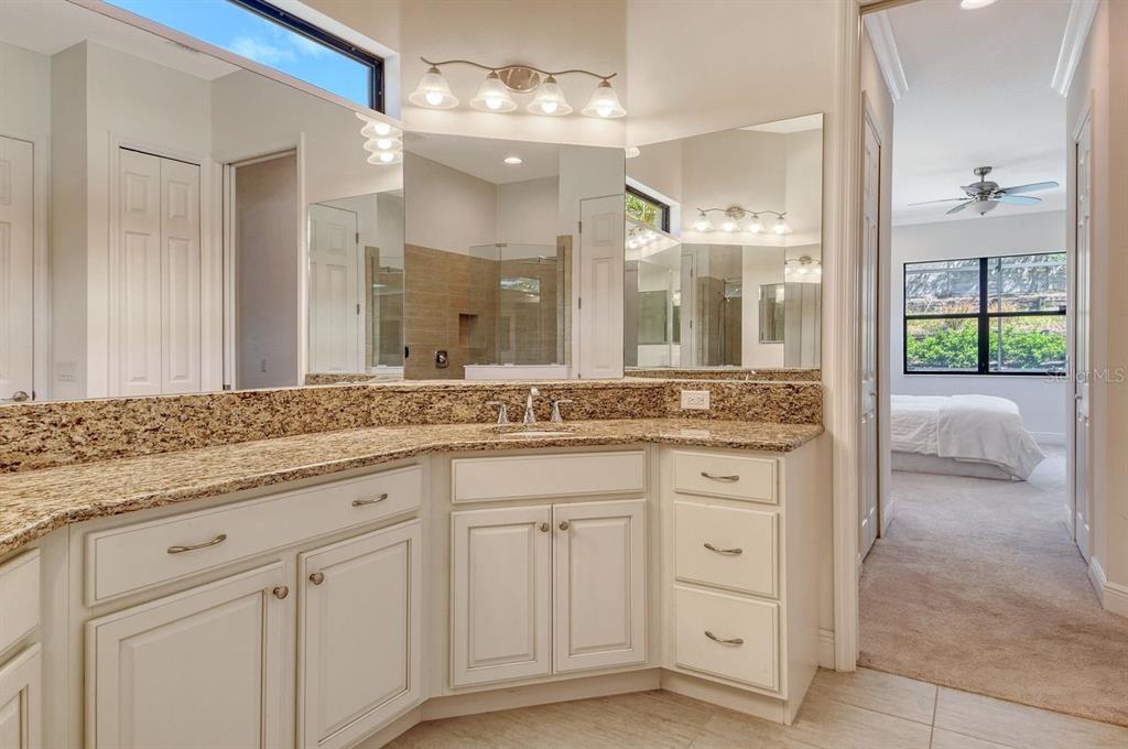 Bradenton, Florida, 34201, United States, 2 Bedrooms Bedrooms, ,2 BathroomsBathrooms,Residential,For Sale,1961743