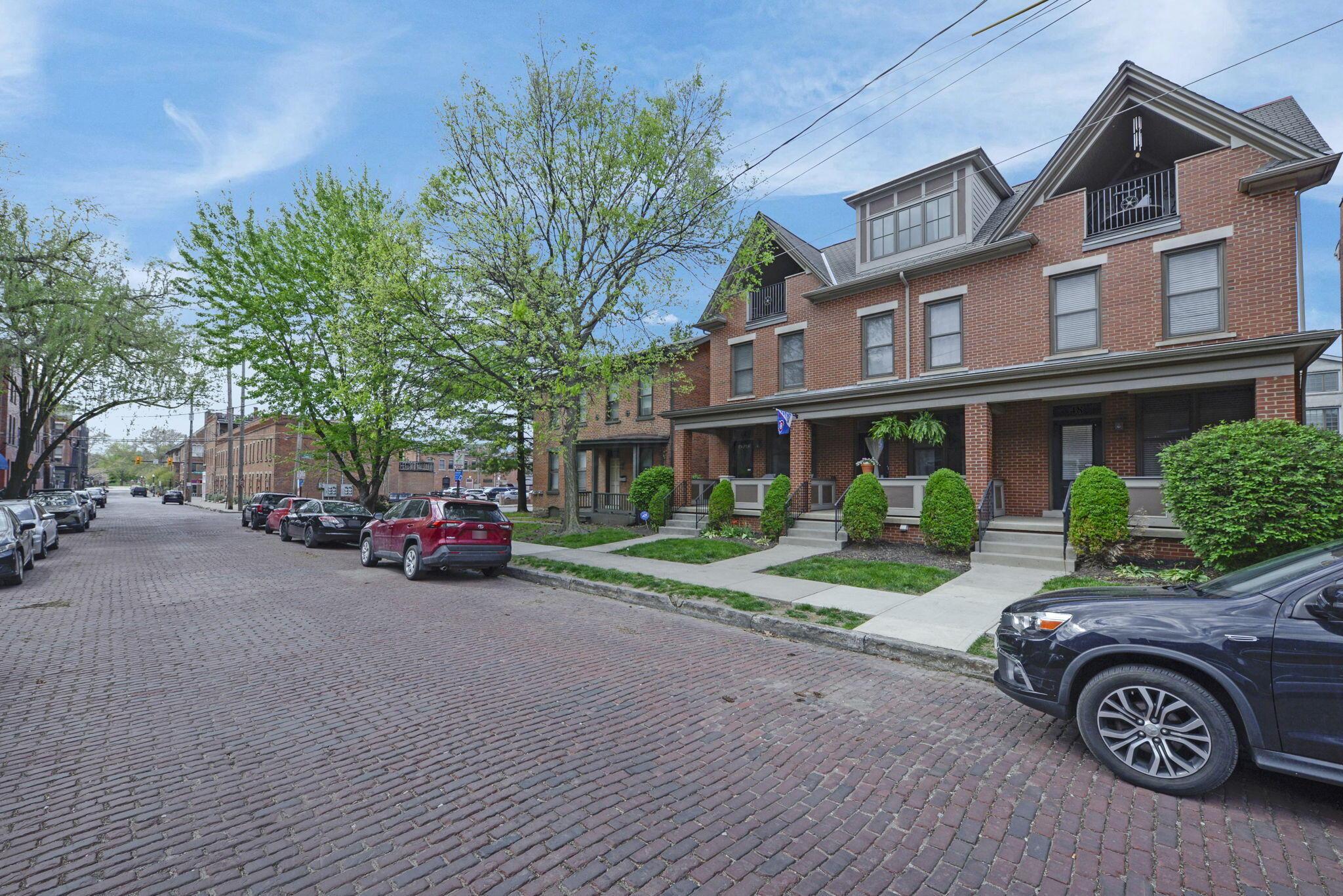 Columbus, Ohio, 43215, United States, 3 Bedrooms Bedrooms, ,4 BathroomsBathrooms,Residential,For Sale,2037266