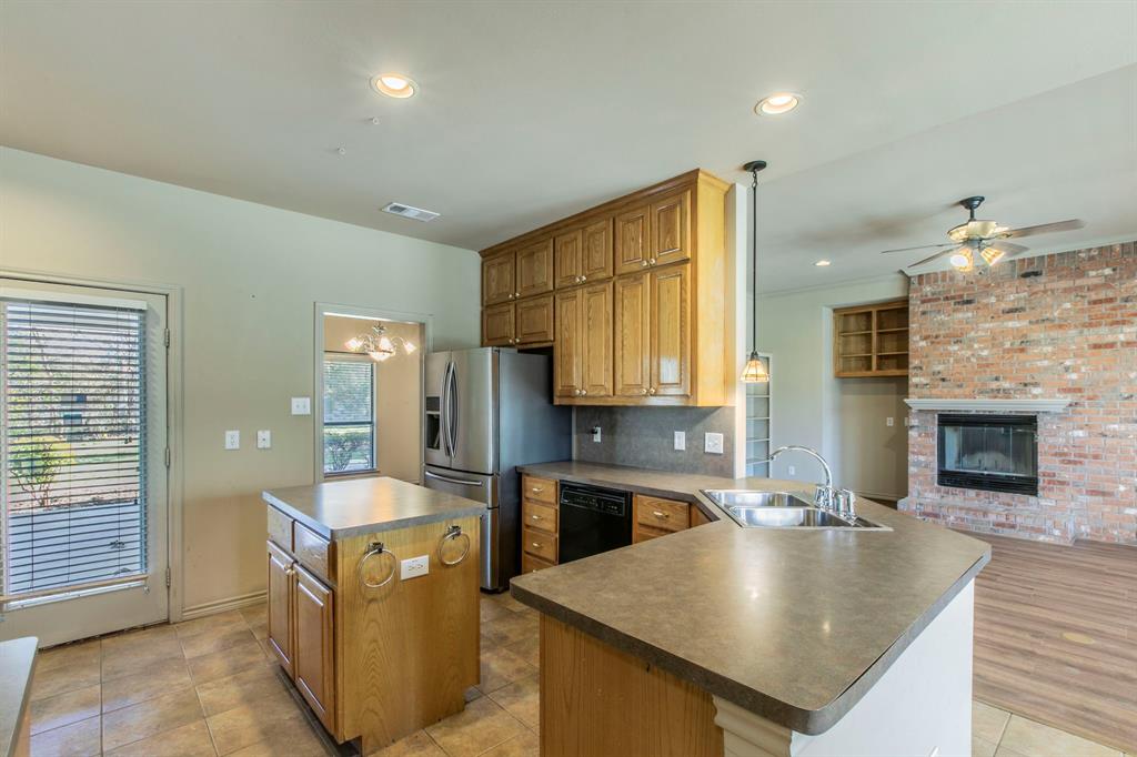 Cedar Hill, Texas, 75104, United States, 3 Bedrooms Bedrooms, ,2 BathroomsBathrooms,Residential,For Sale,2002451