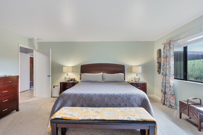 Hollister, California, 95023, United States, 3 Bedrooms Bedrooms, ,2 BathroomsBathrooms,Residential,For Sale,1882231