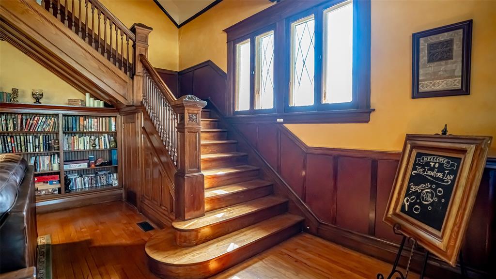 Granbury, Texas, 76048, United States, 8 Bedrooms Bedrooms, ,8 BathroomsBathrooms,Residential,For Sale,2009075