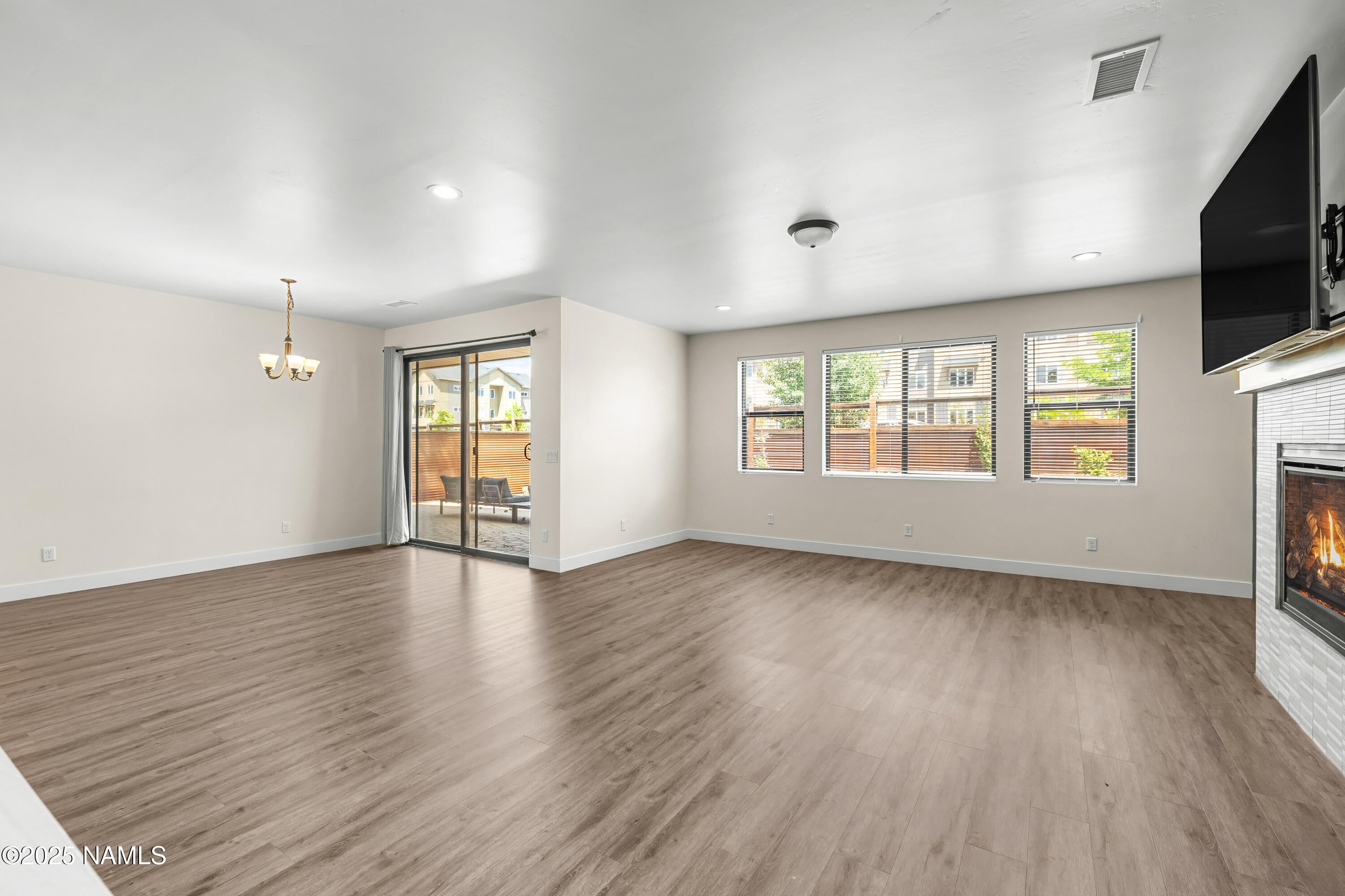 Flagstaff, Arizona, 86001, United States, 5 Bedrooms Bedrooms, ,4 BathroomsBathrooms,Residential,For Sale,1902555